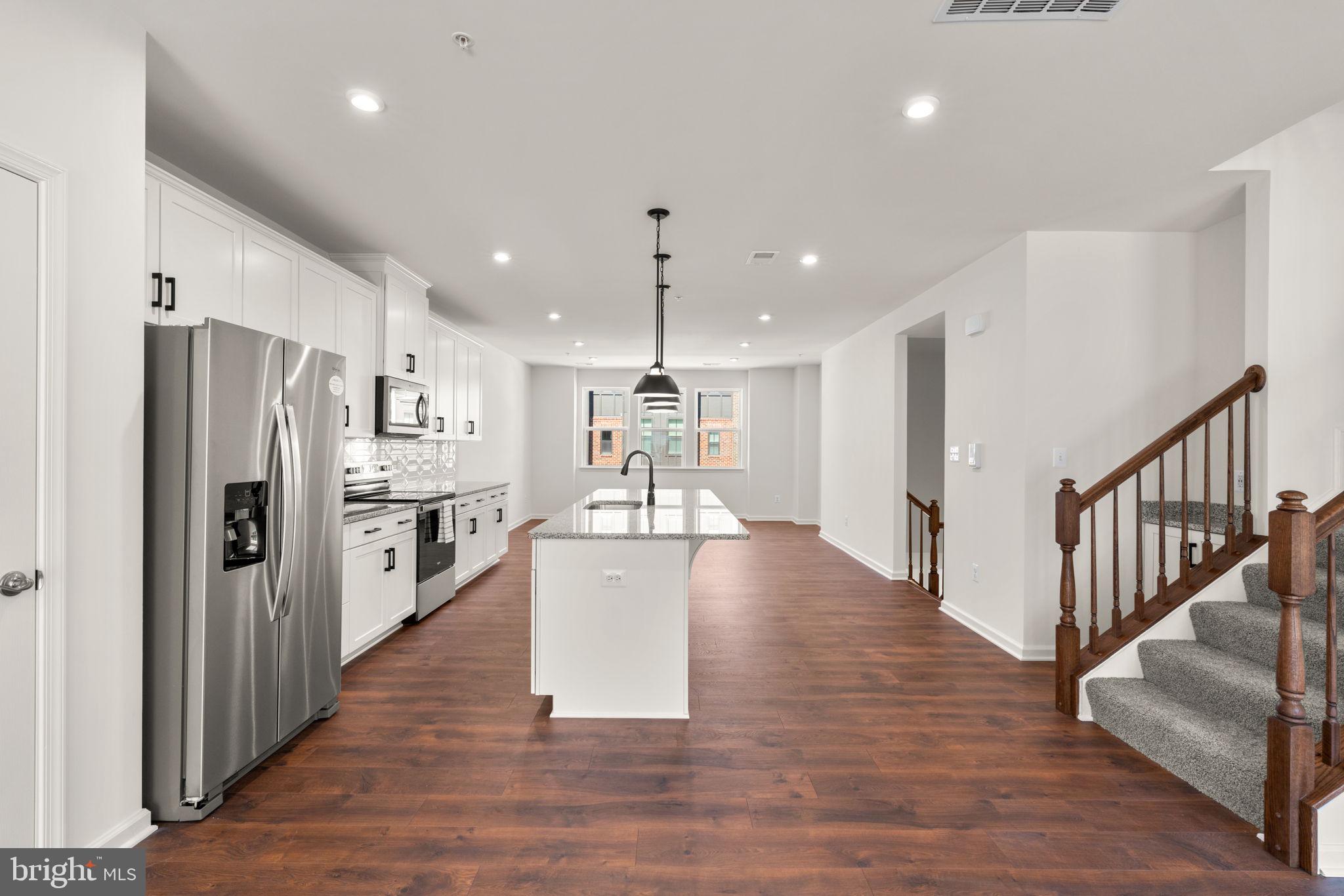 PADDOCK POINTE - Residential Lease