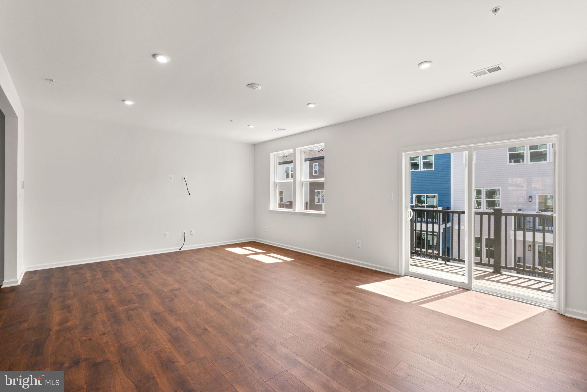 PADDOCK POINTE - Residential Lease