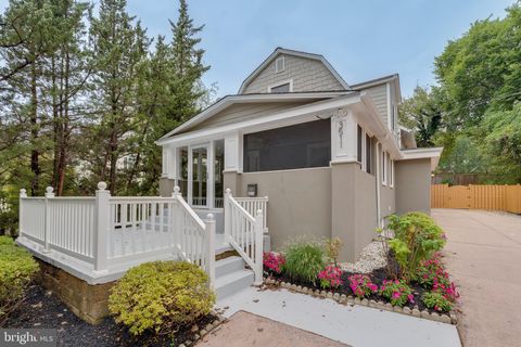 Photo of 3511 Decatur Avenue, Kensington, MD 20895 (MLS # MDMC2149382) Photo of 3511 Decatur Avenue, Kensington, MD 20895 (MLS # MDMC2149382)