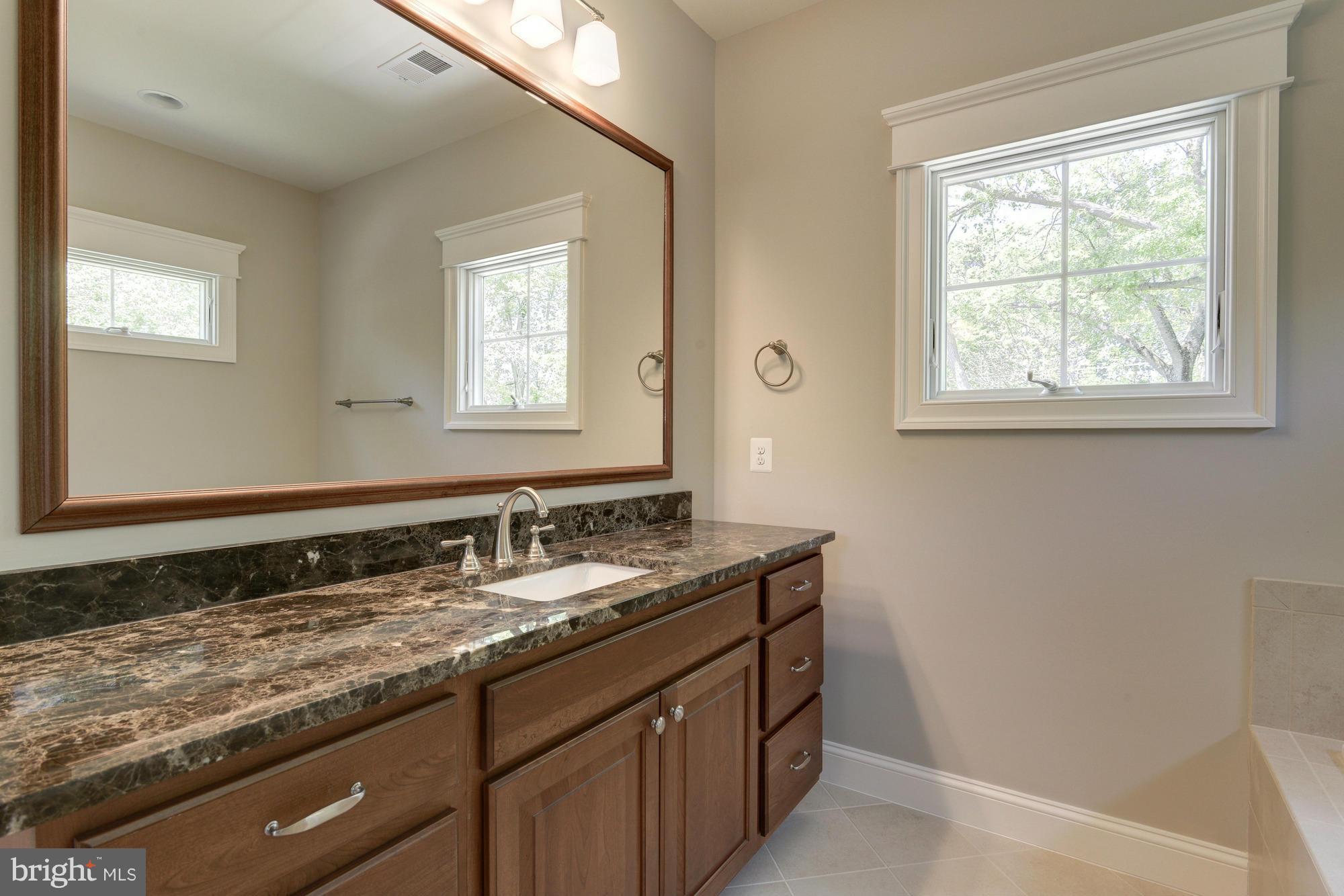 KINGCREST - Residential