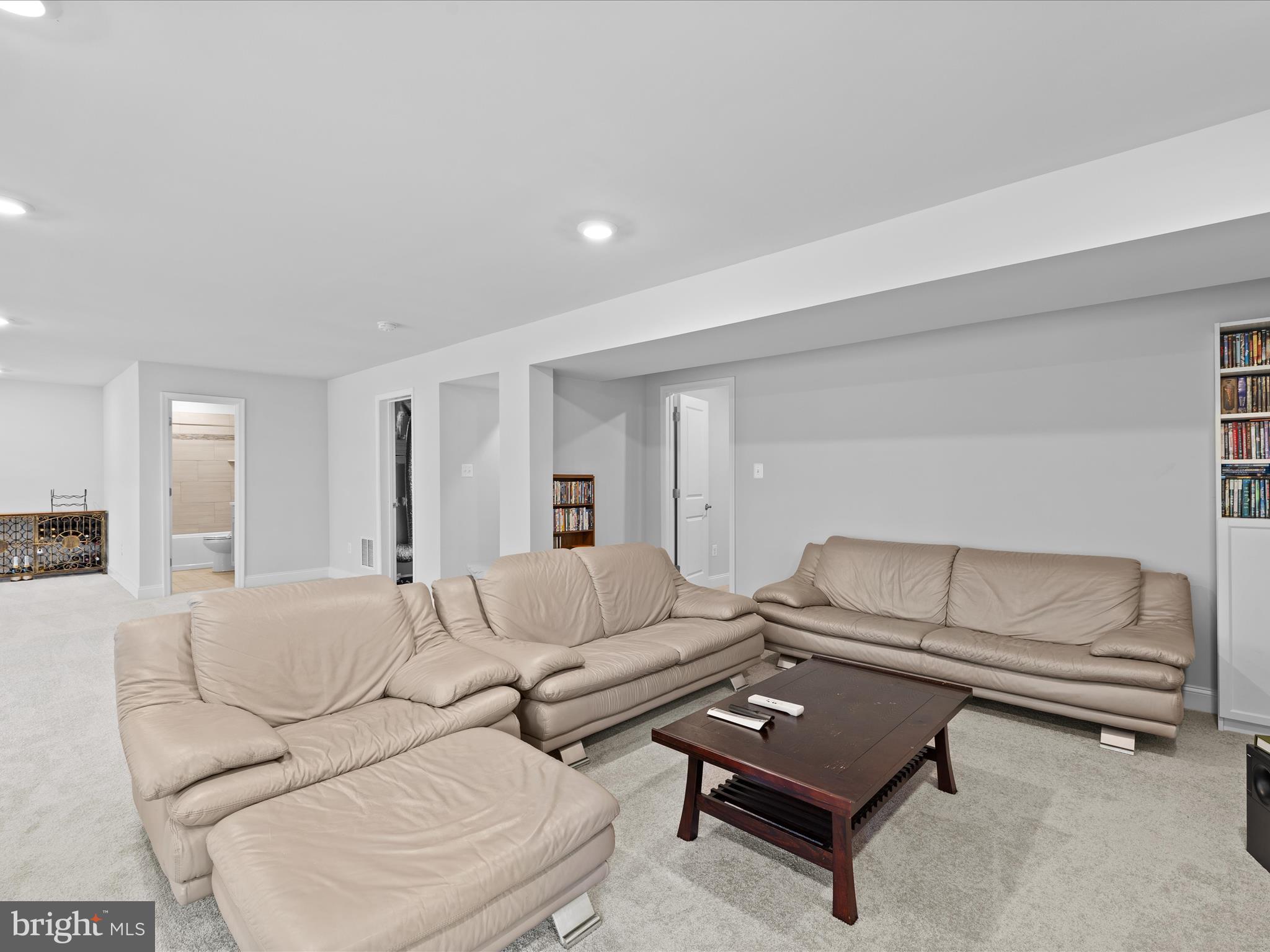 PLANTATION LAKES - Residential