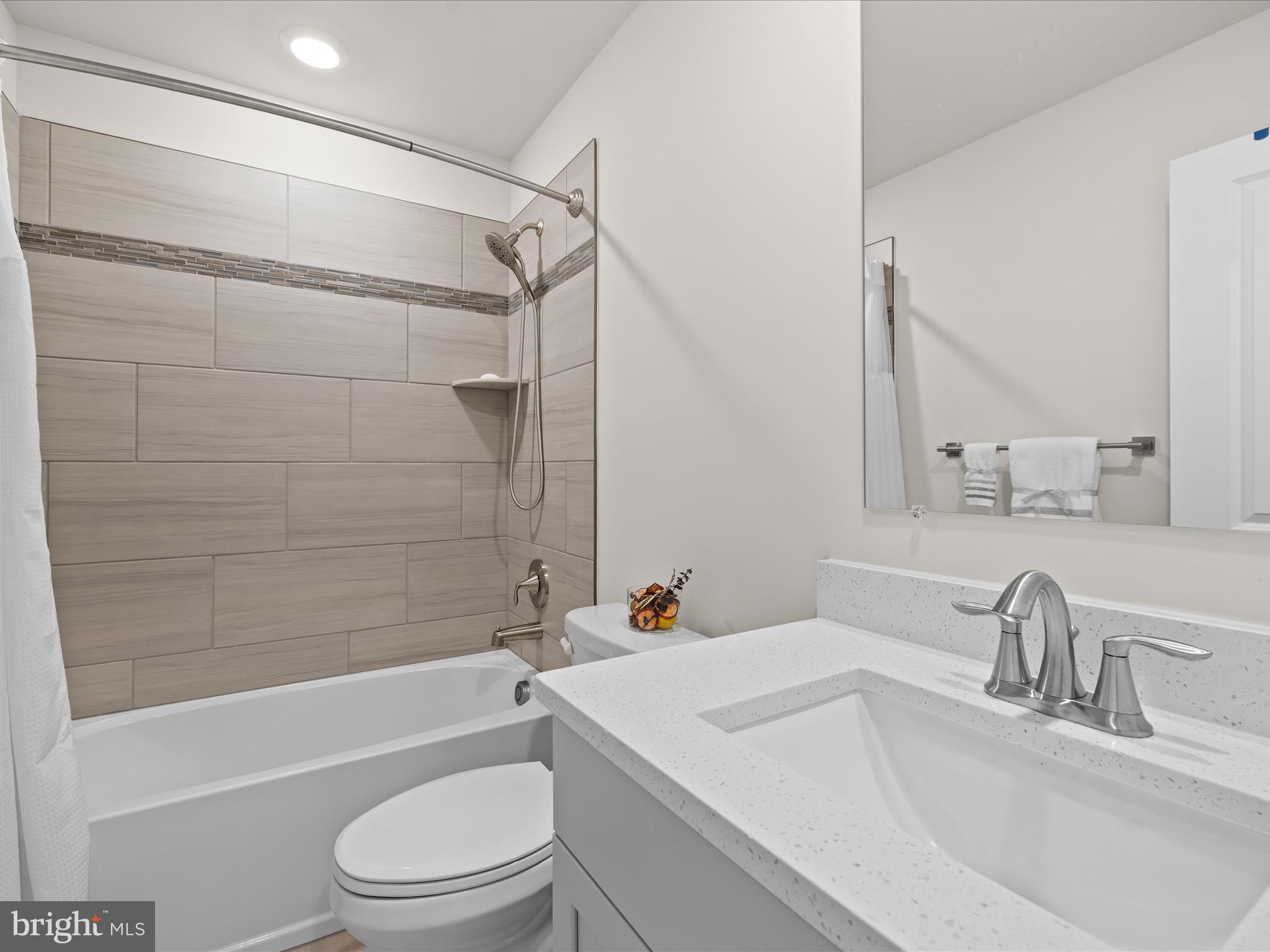 PLANTATION LAKES - Residential