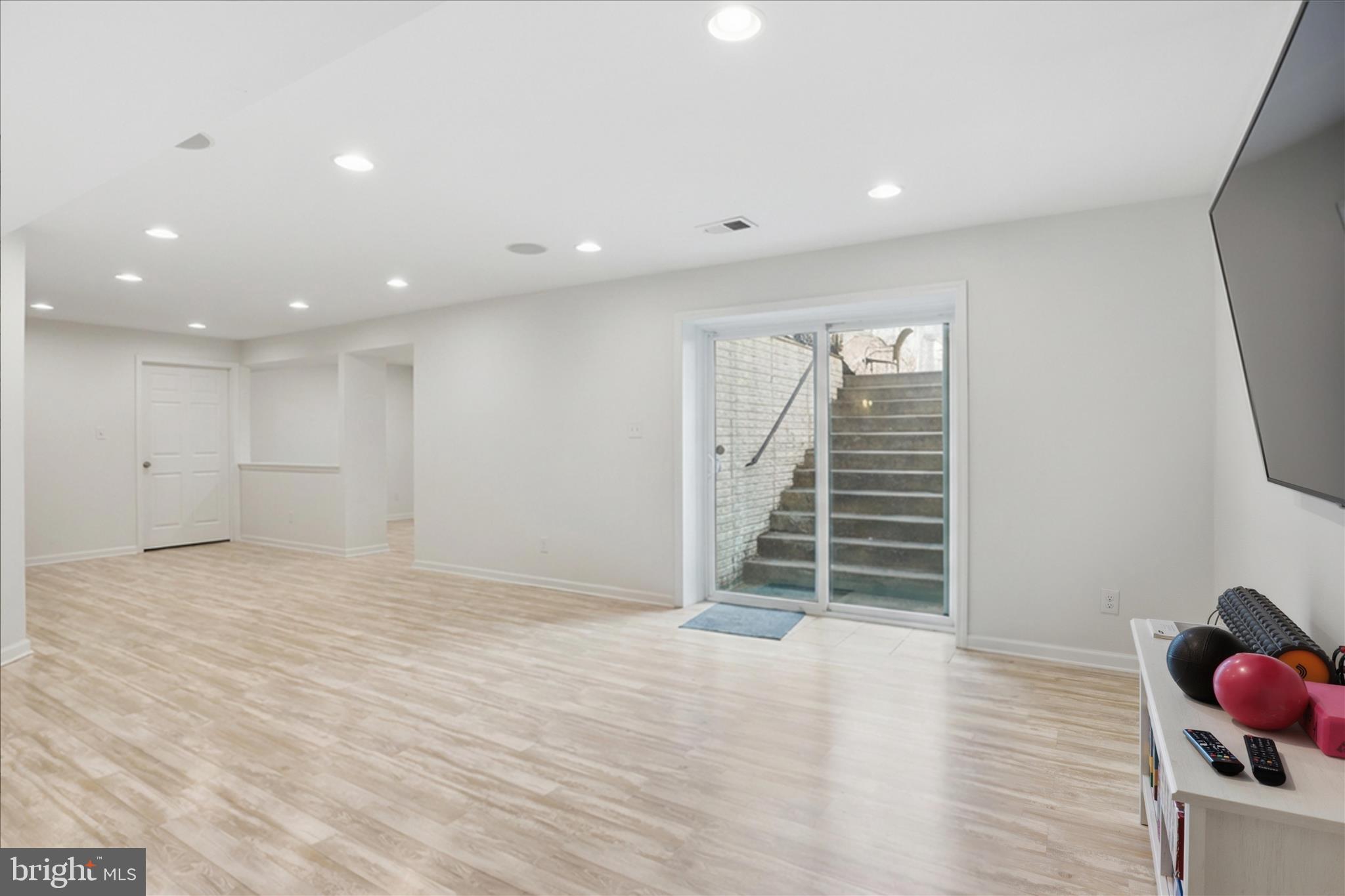 BROOKSIDE - Residential