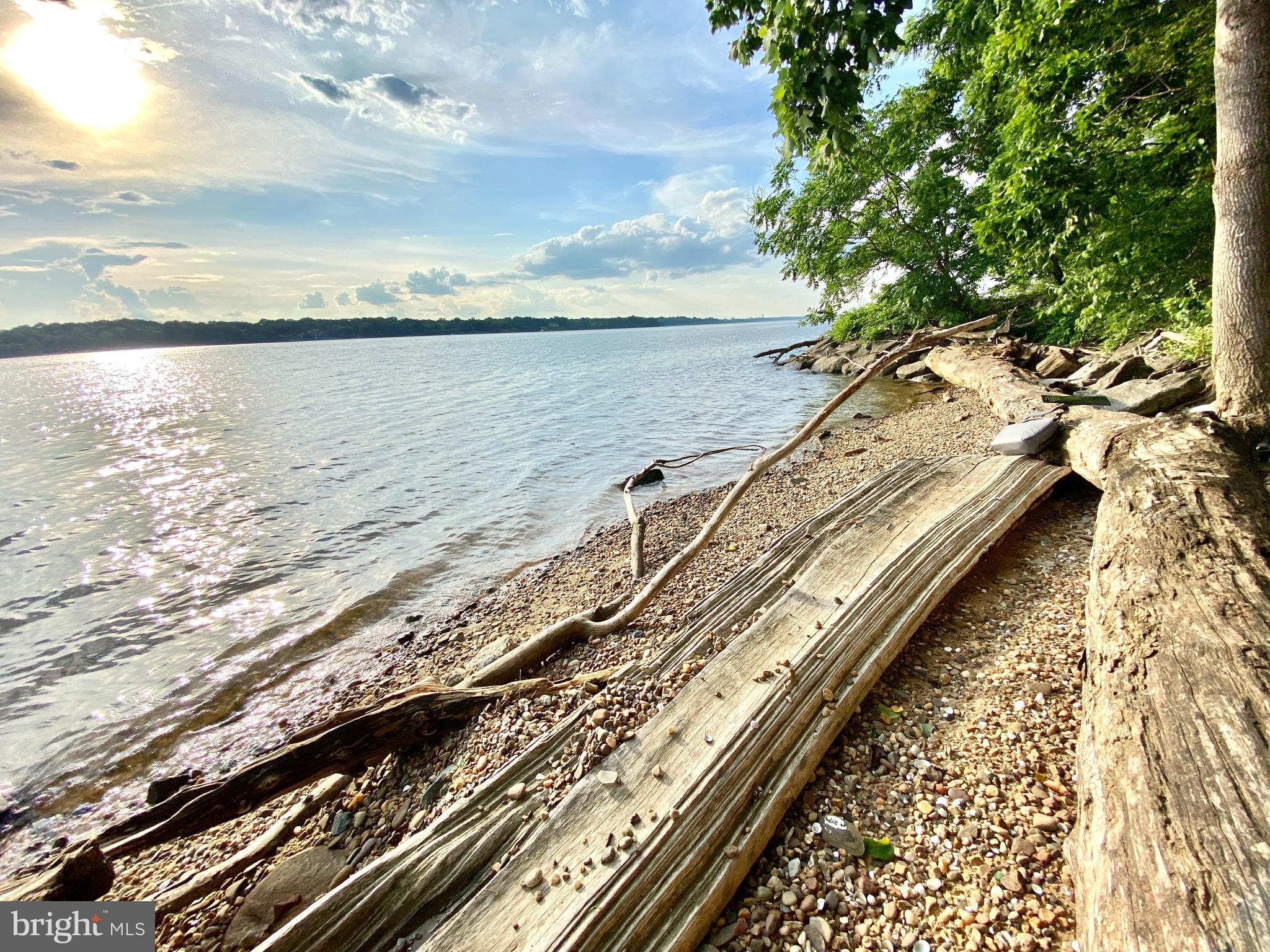 BATTERSEA ON THE BAY - Residential