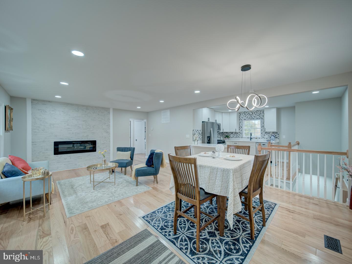 THOMSON ESTATES - Residential