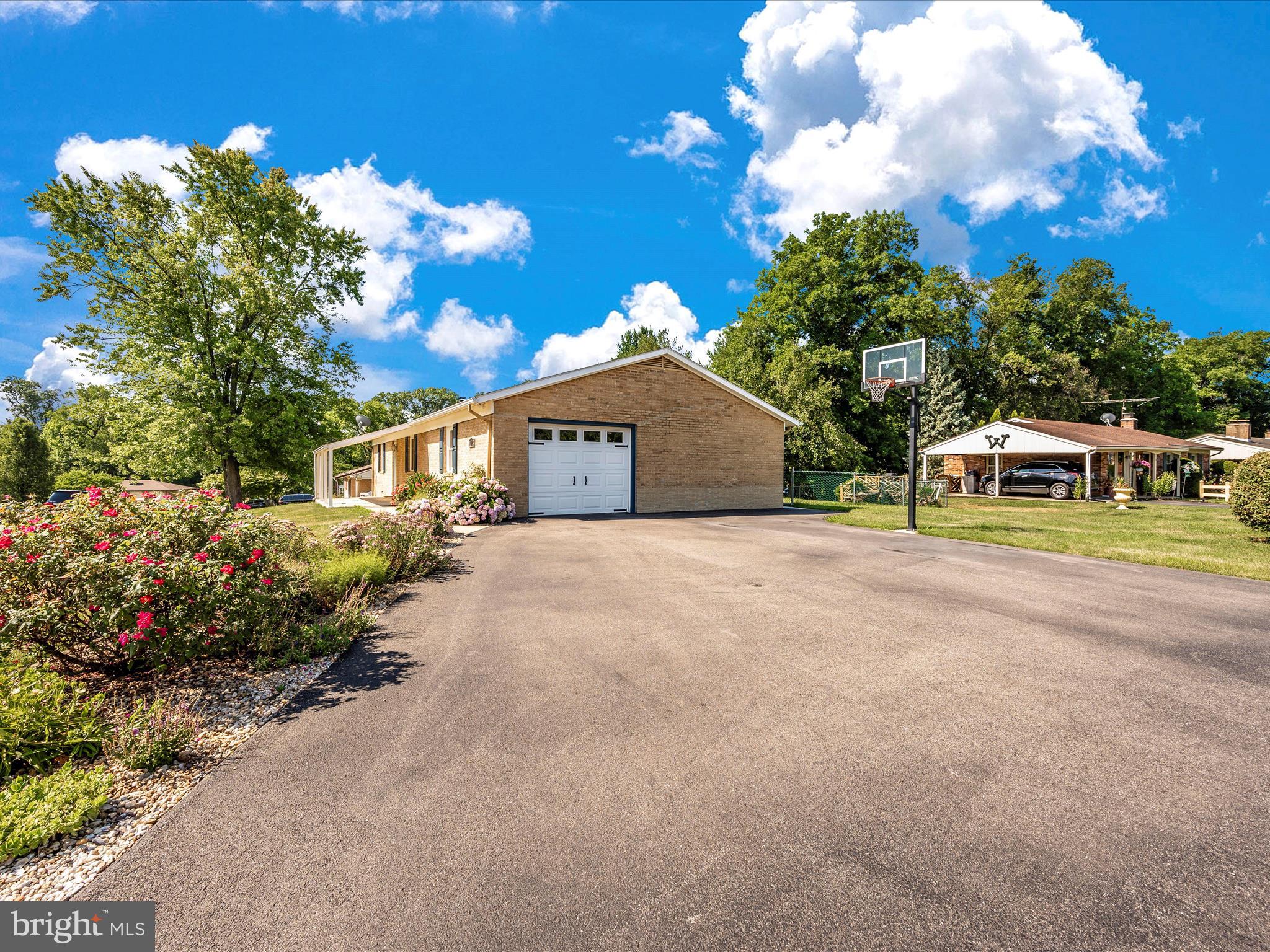 WOODMOOR - Residential