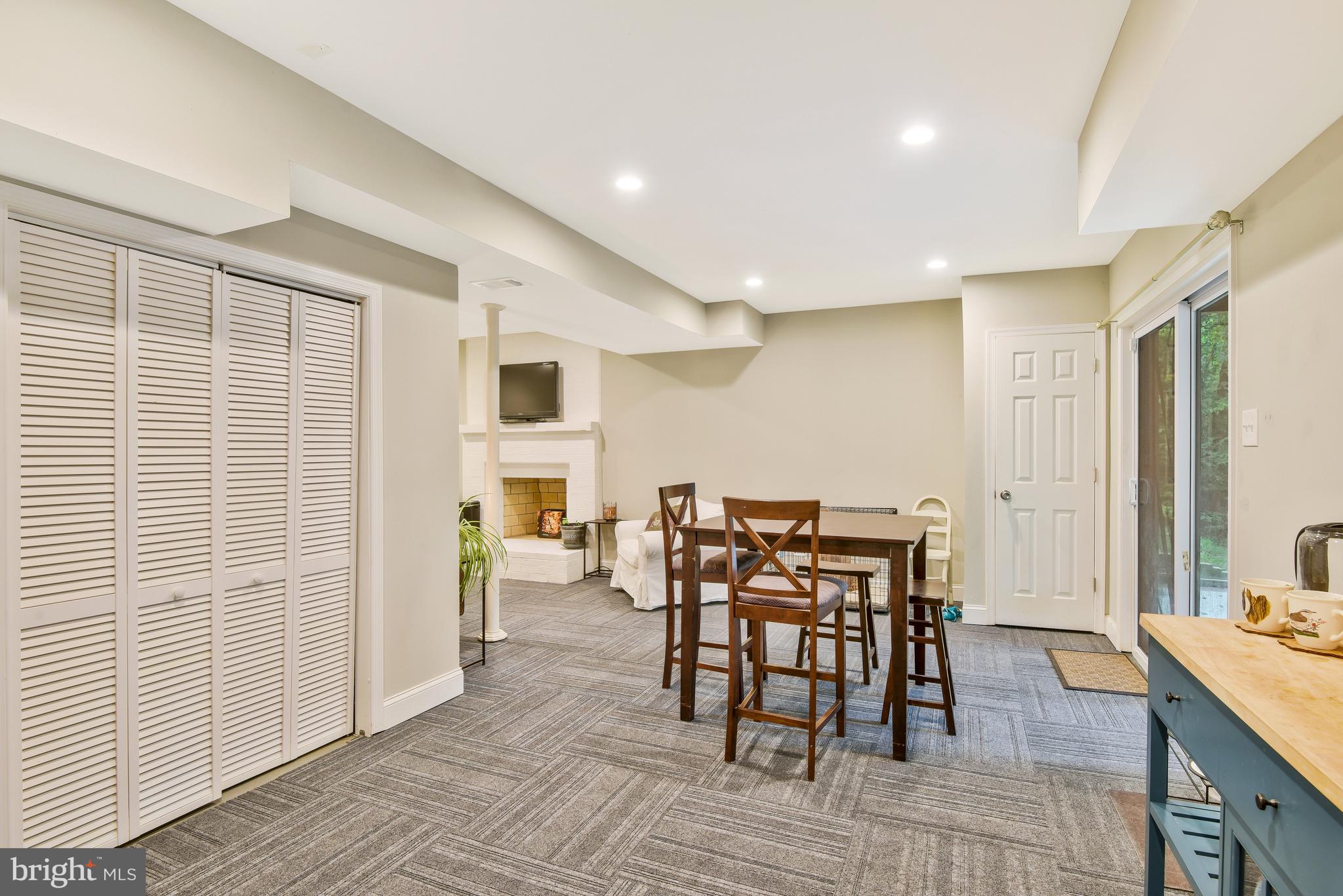 OCCOQUAN OAKS - Residential