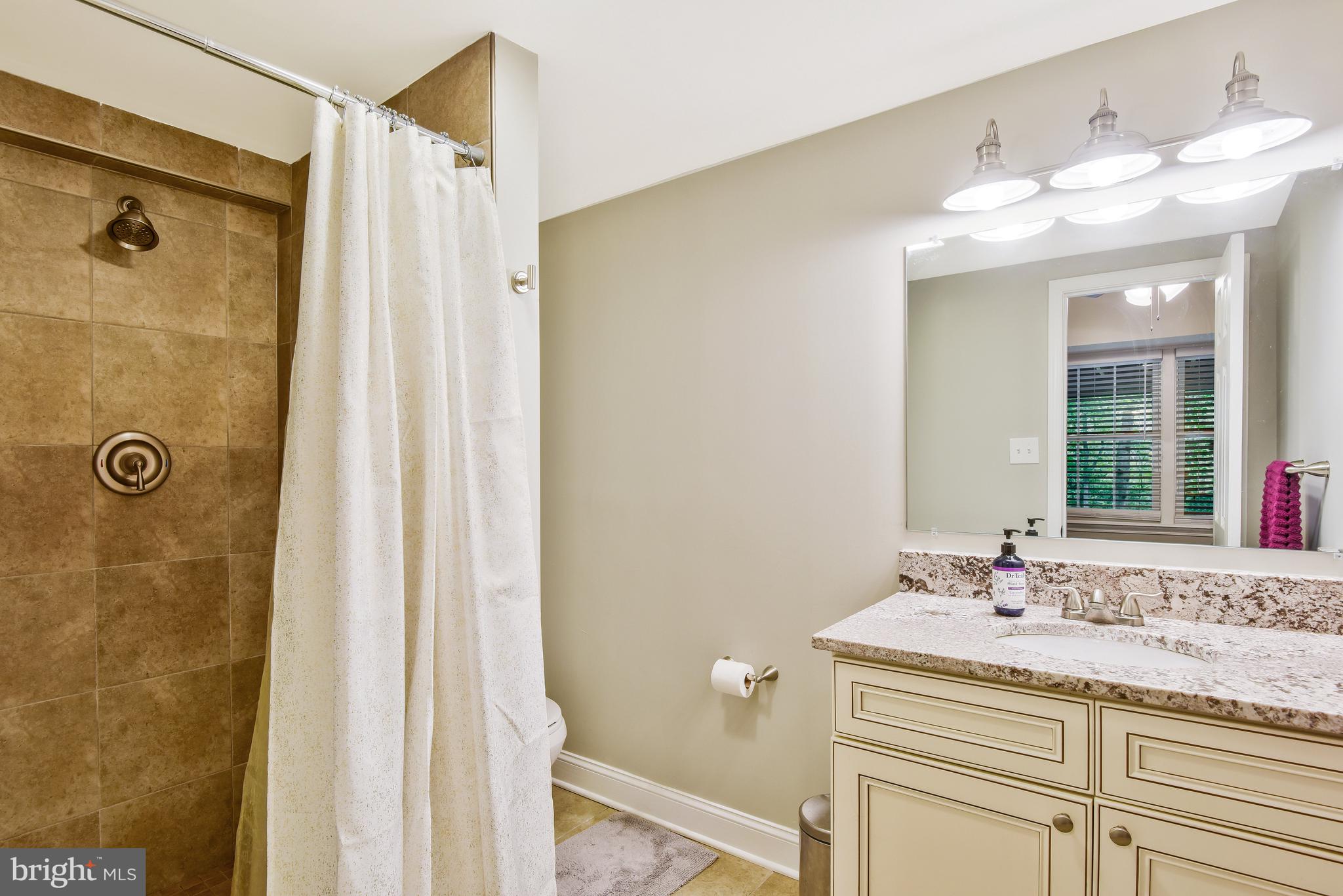 OCCOQUAN OAKS - Residential