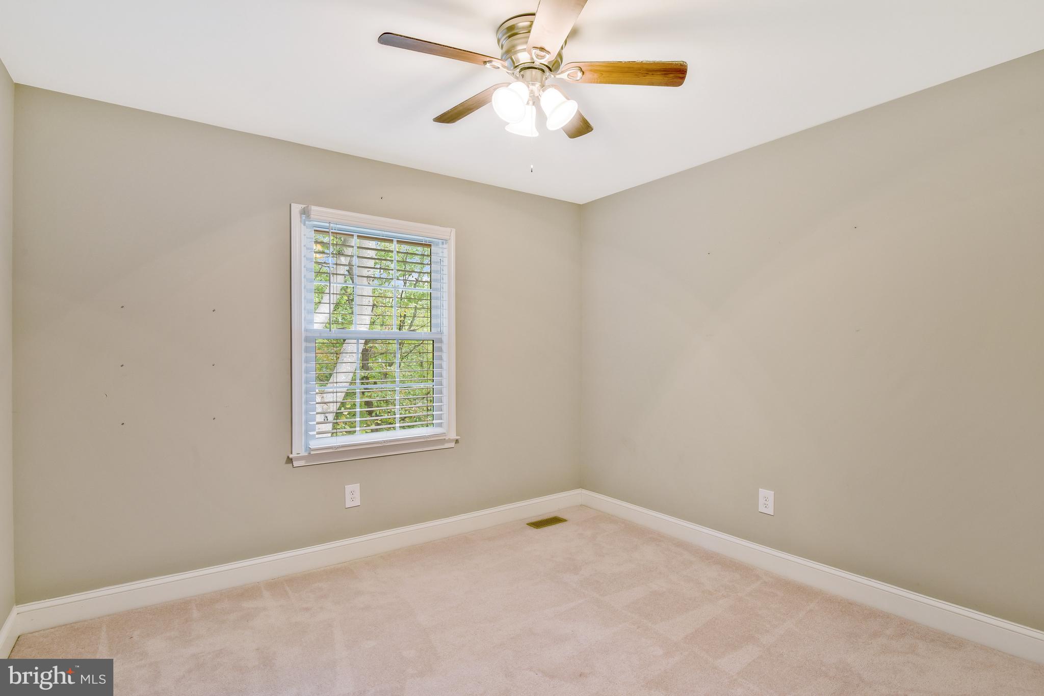 OCCOQUAN OAKS - Residential