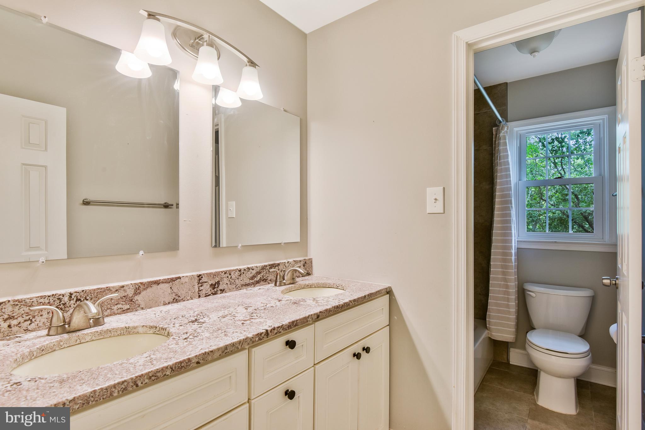 OCCOQUAN OAKS - Residential