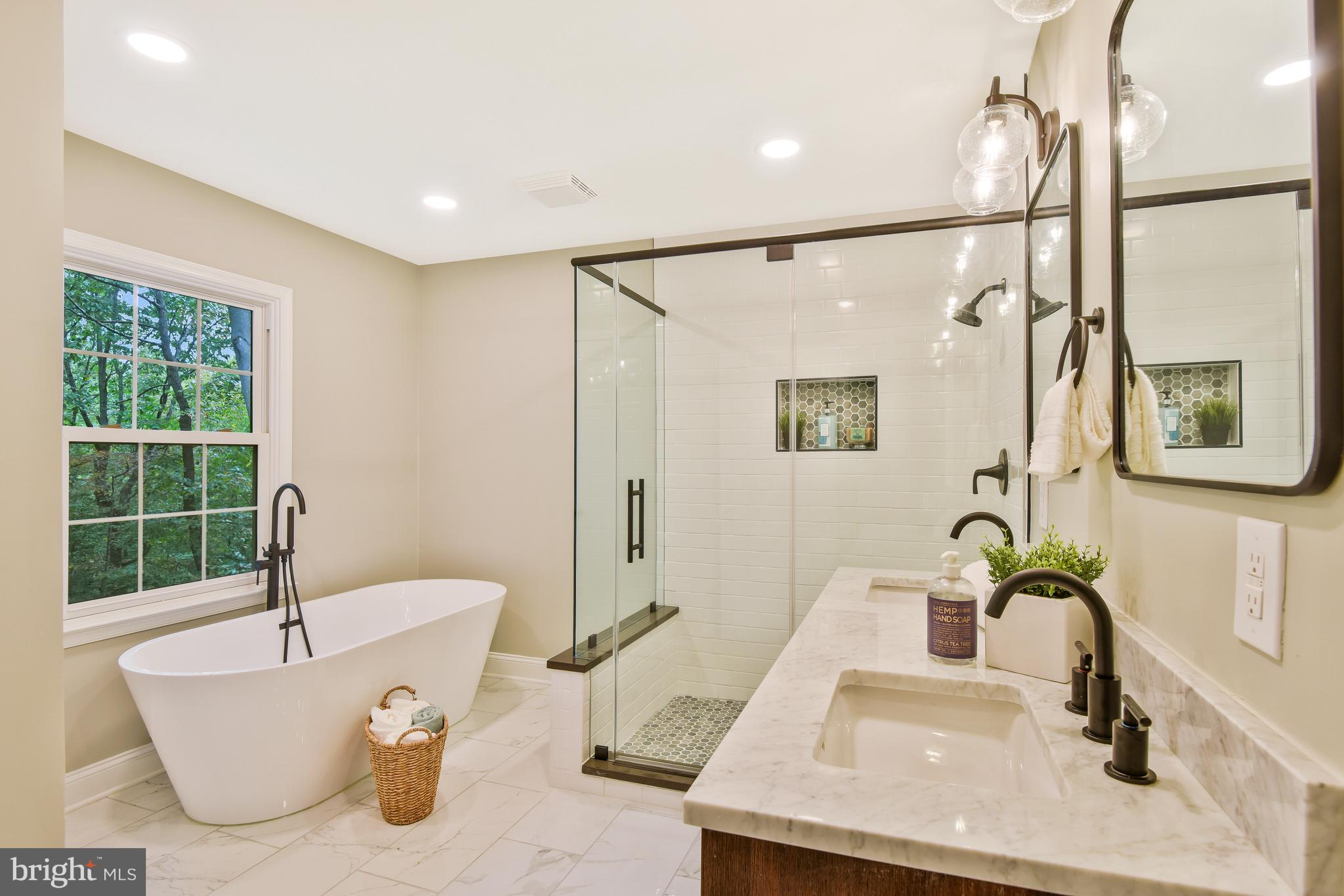 OCCOQUAN OAKS - Residential