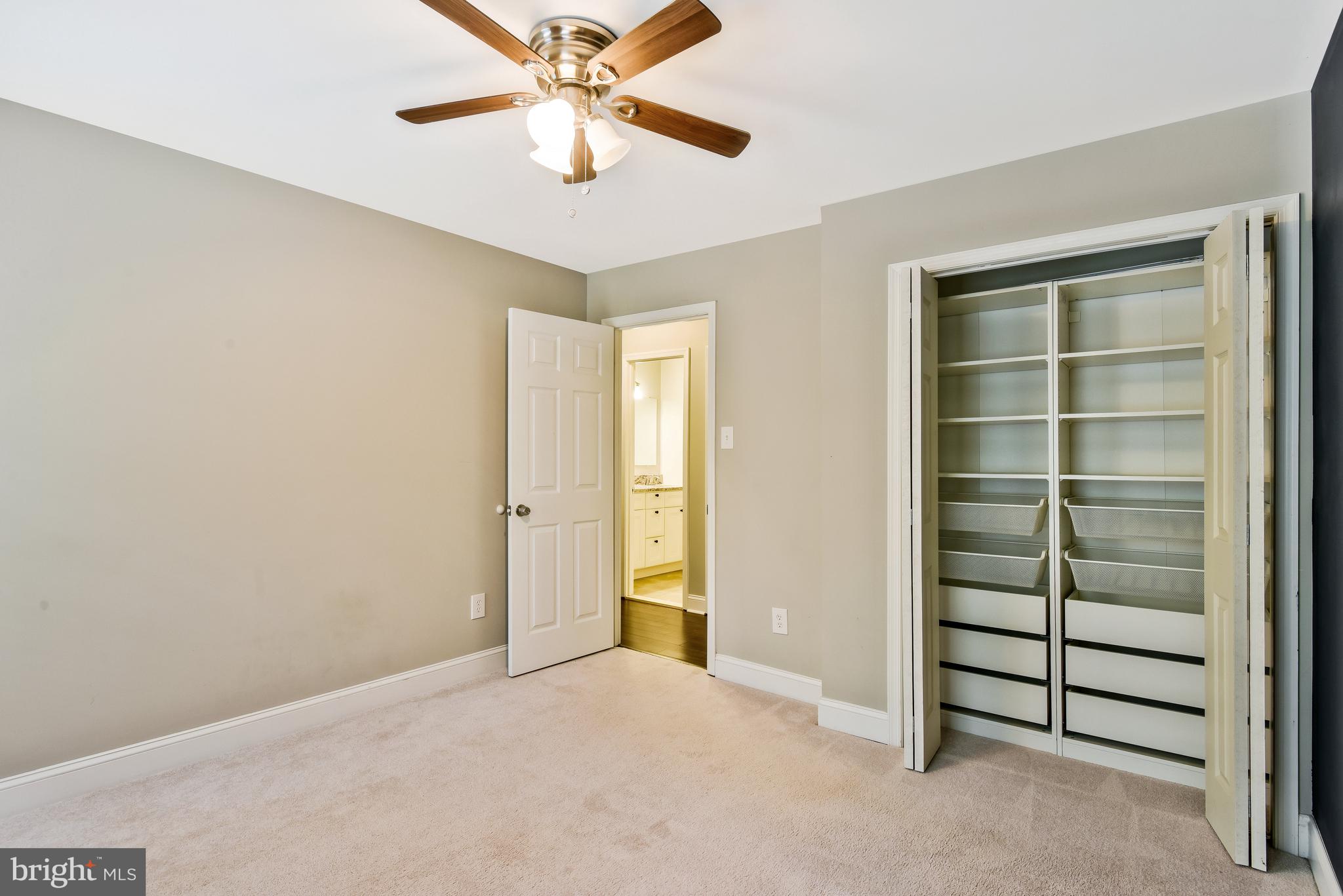 OCCOQUAN OAKS - Residential