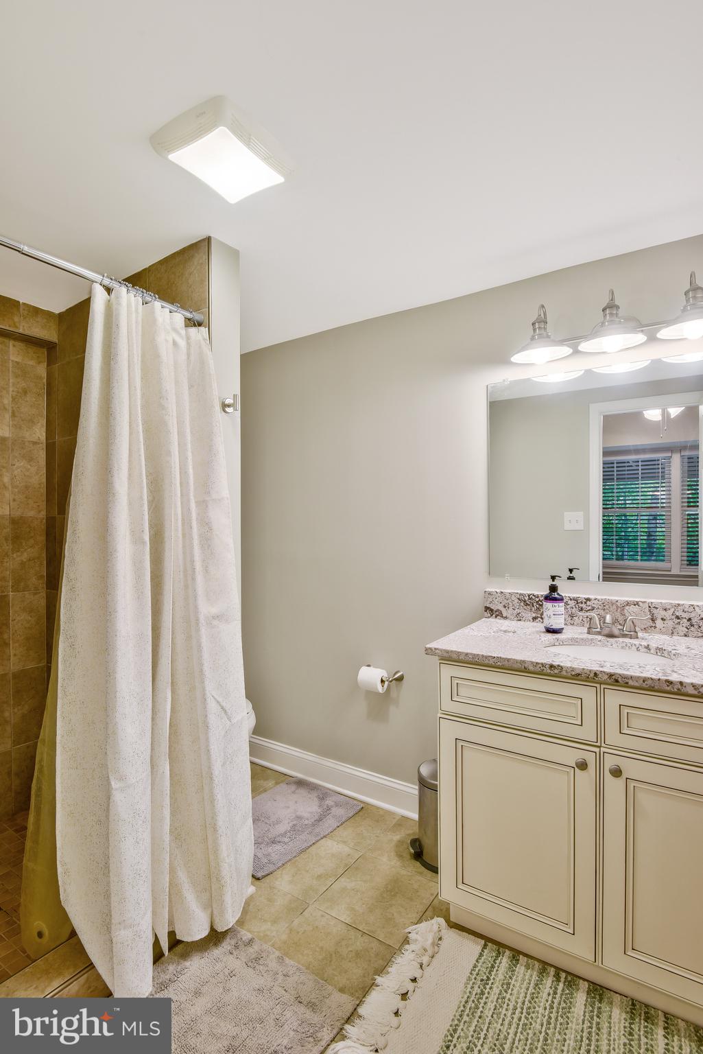 OCCOQUAN OAKS - Residential