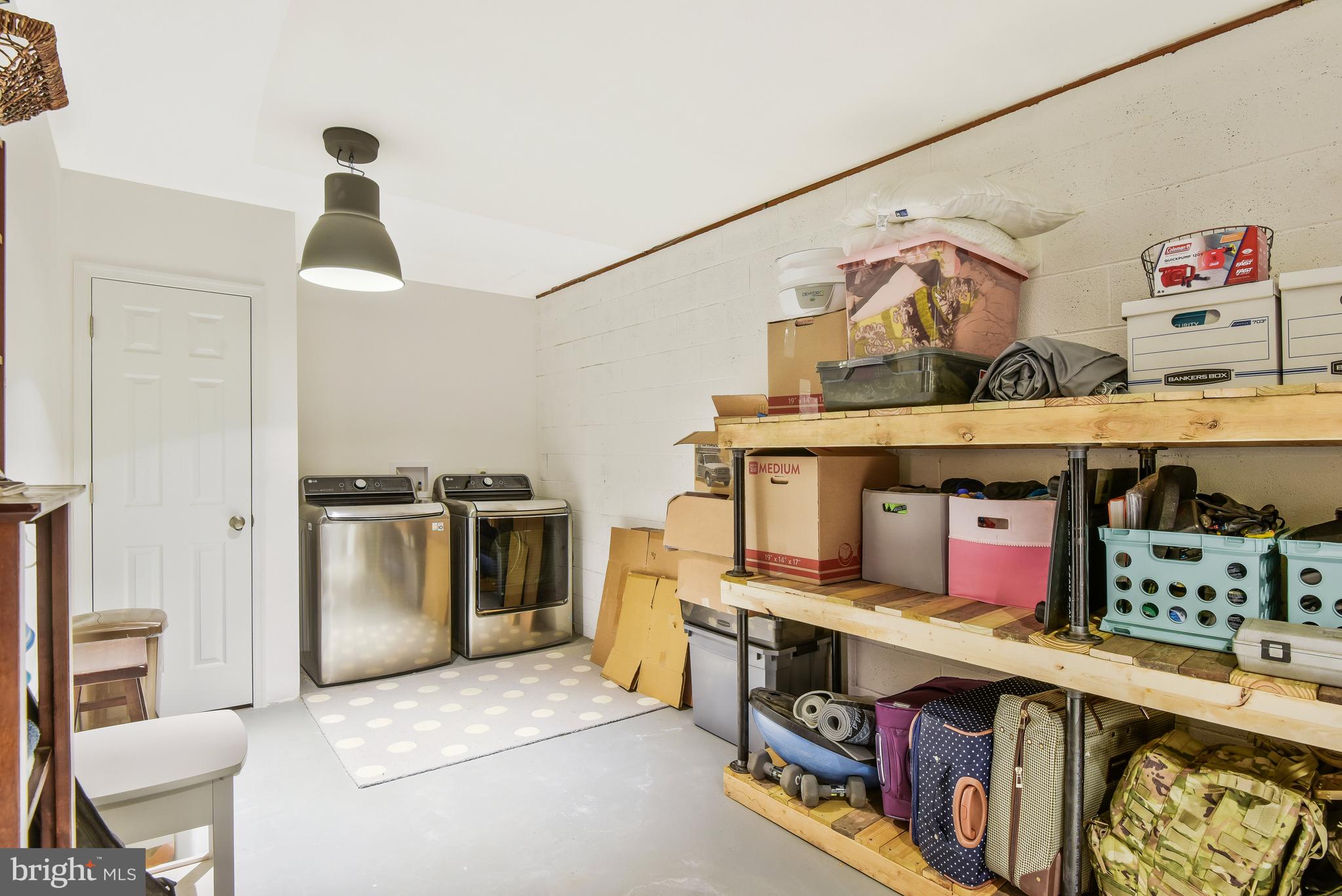 OCCOQUAN OAKS - Residential