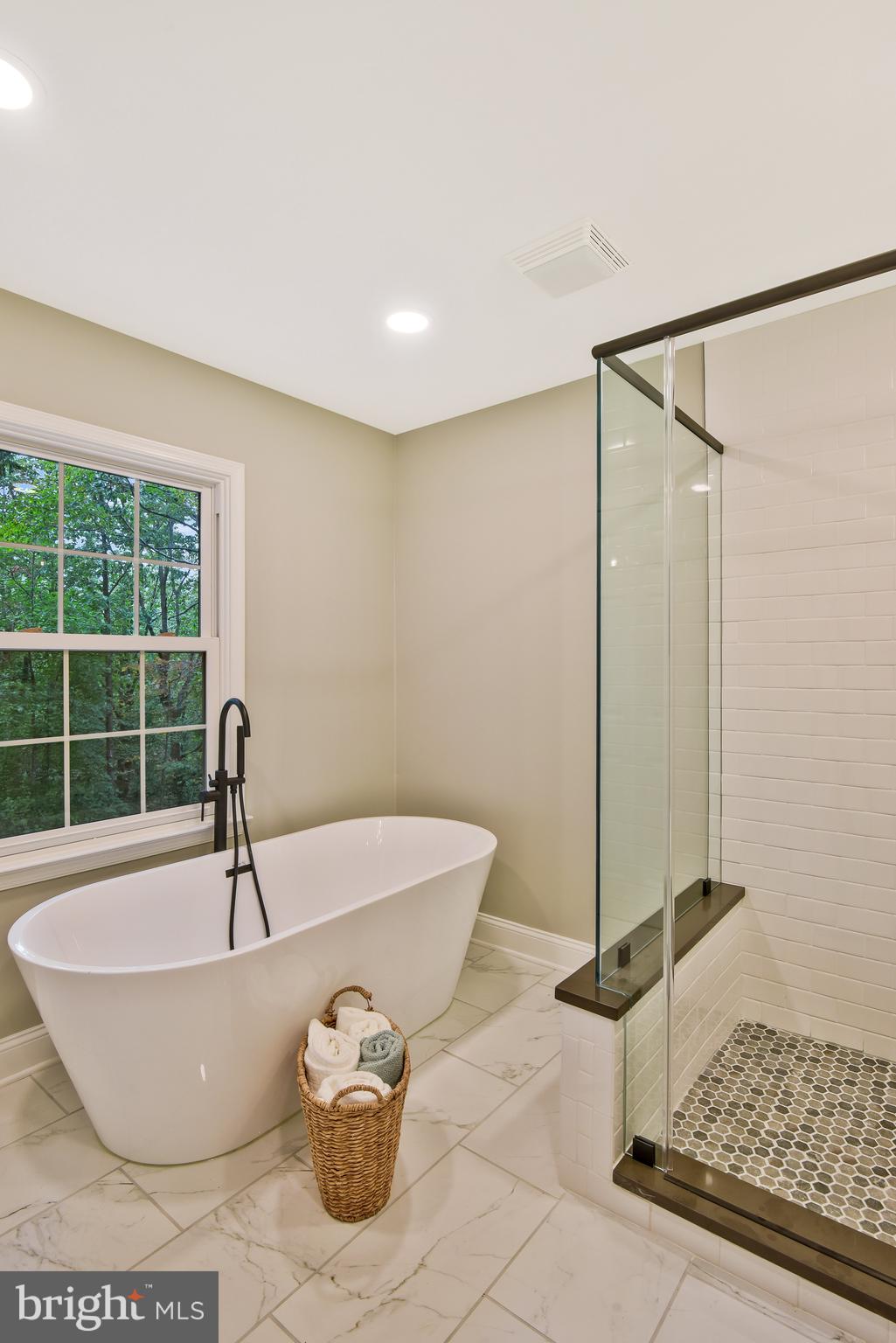 OCCOQUAN OAKS - Residential