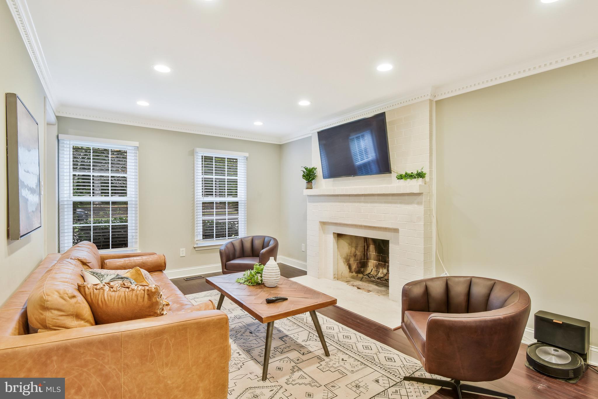 OCCOQUAN OAKS - Residential