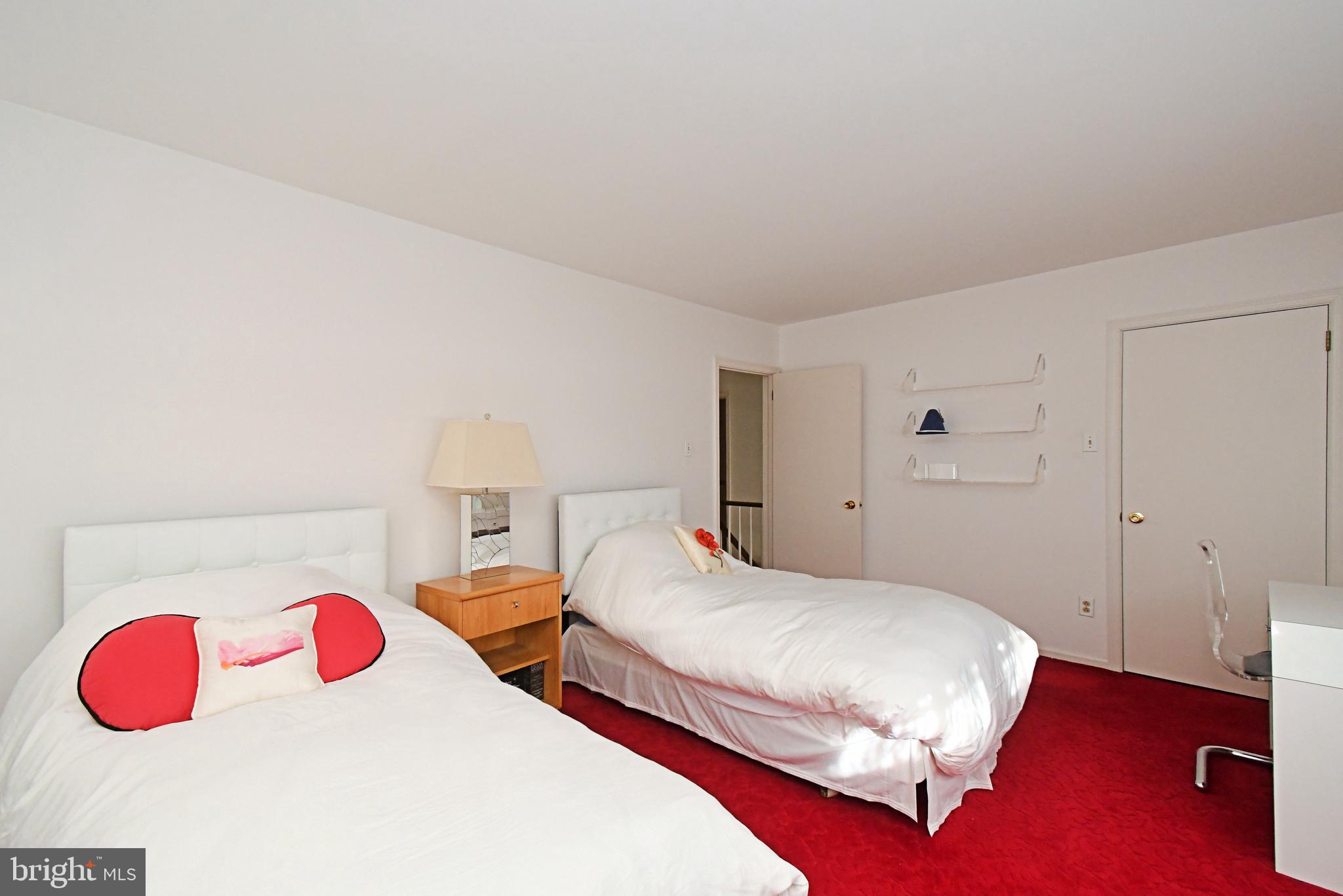 BARCLAY HILLS - Residential