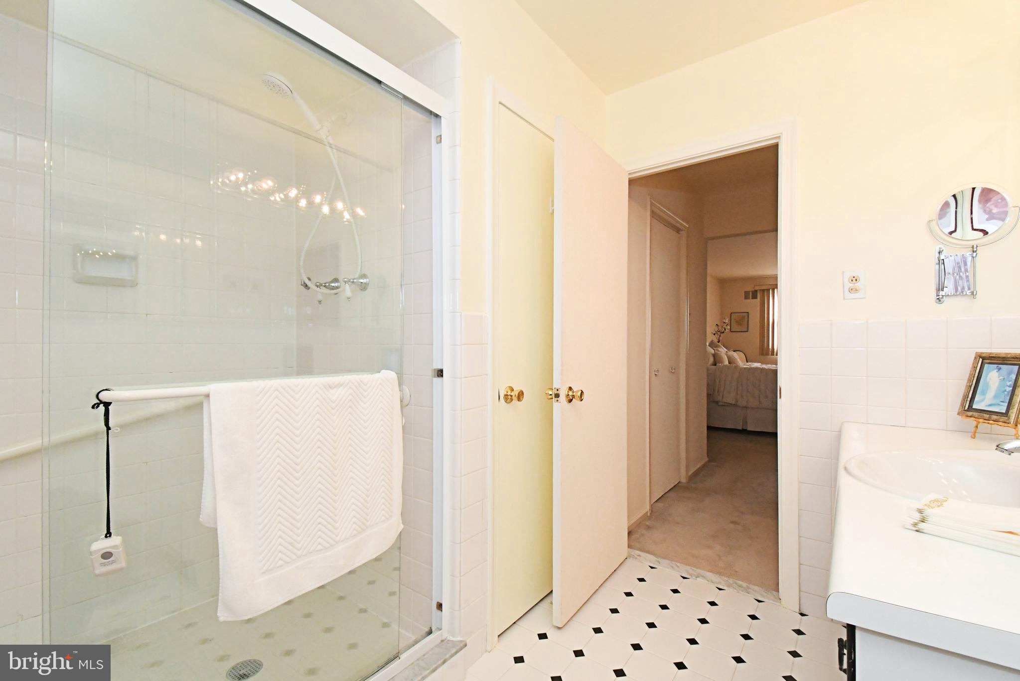 BARCLAY HILLS - Residential