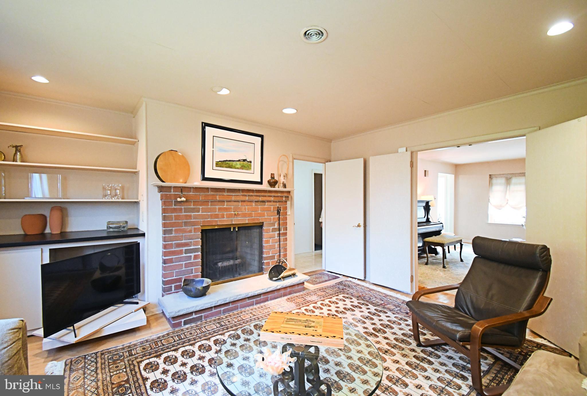 BARCLAY HILLS - Residential