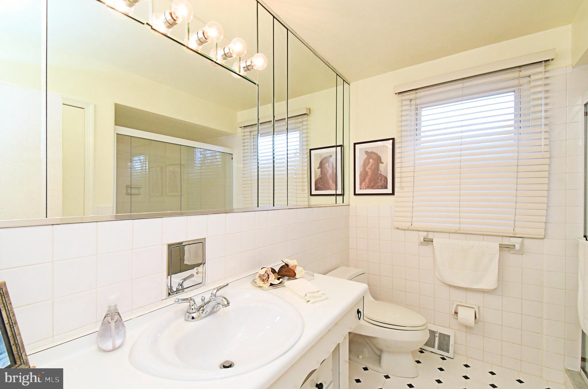 BARCLAY HILLS - Residential