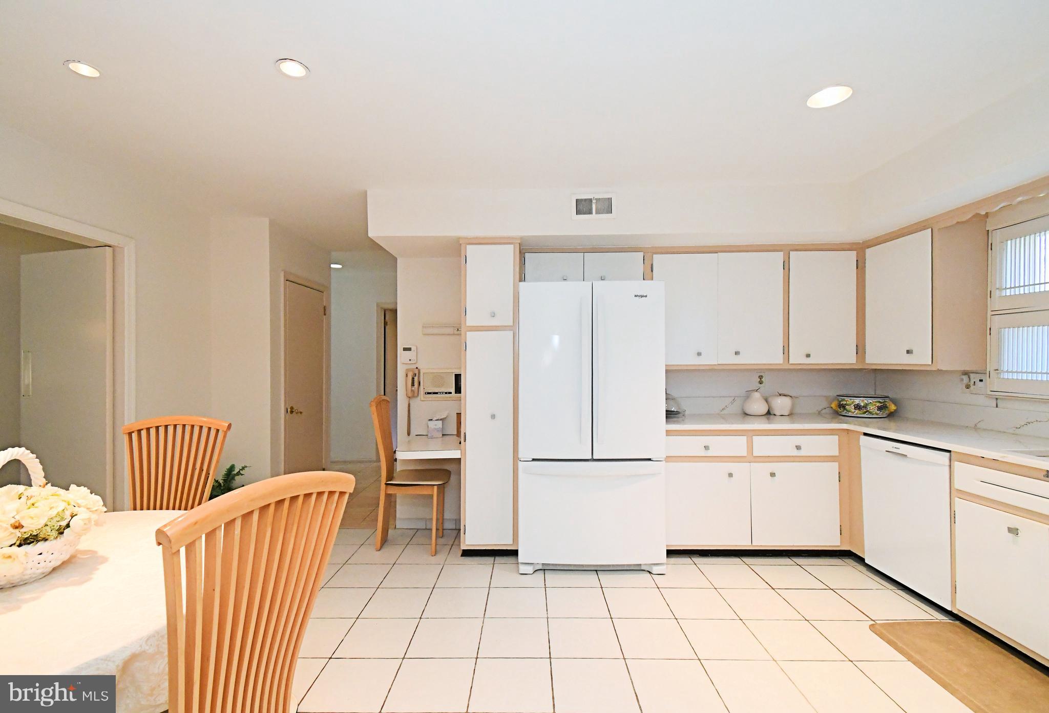 BARCLAY HILLS - Residential