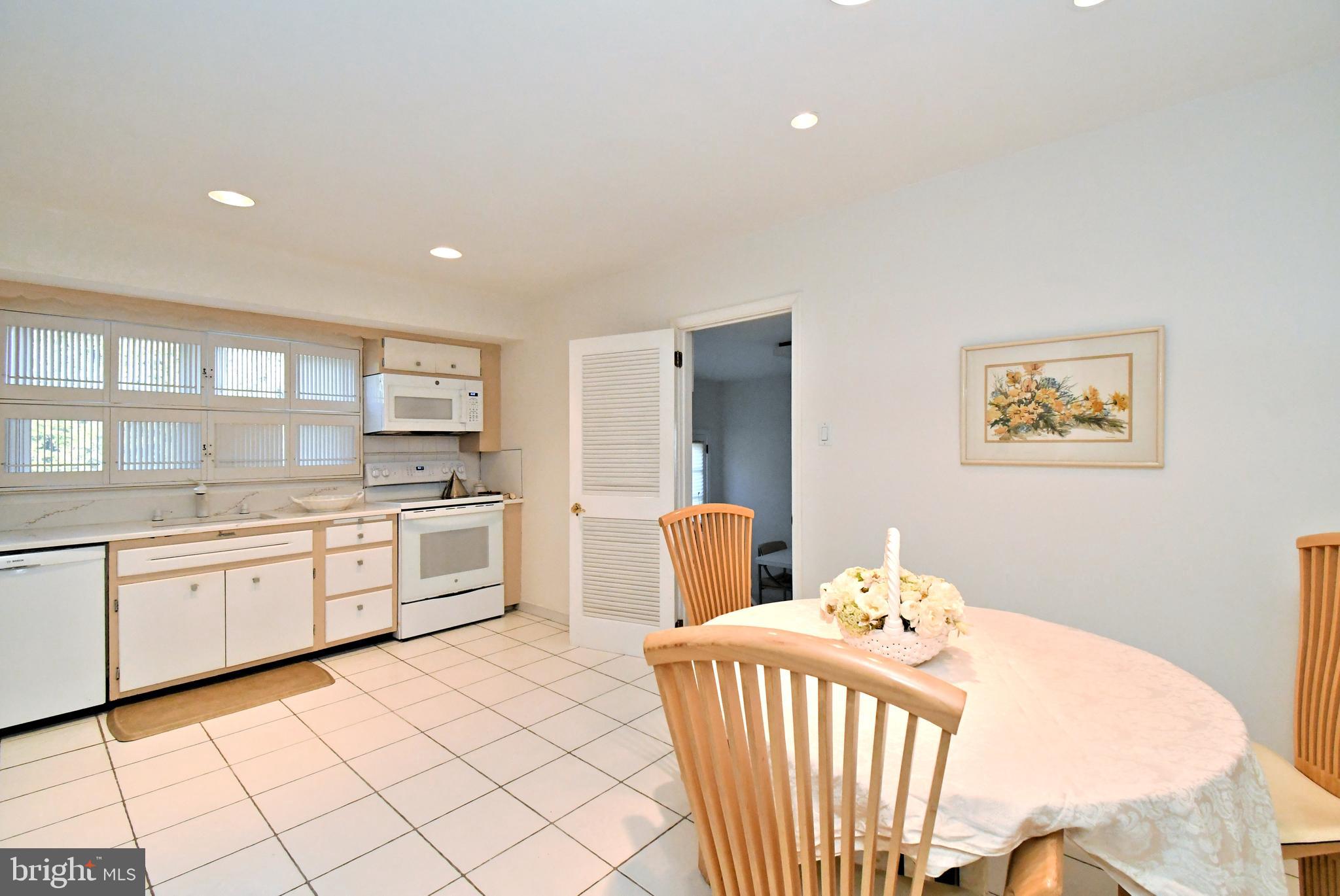 BARCLAY HILLS - Residential