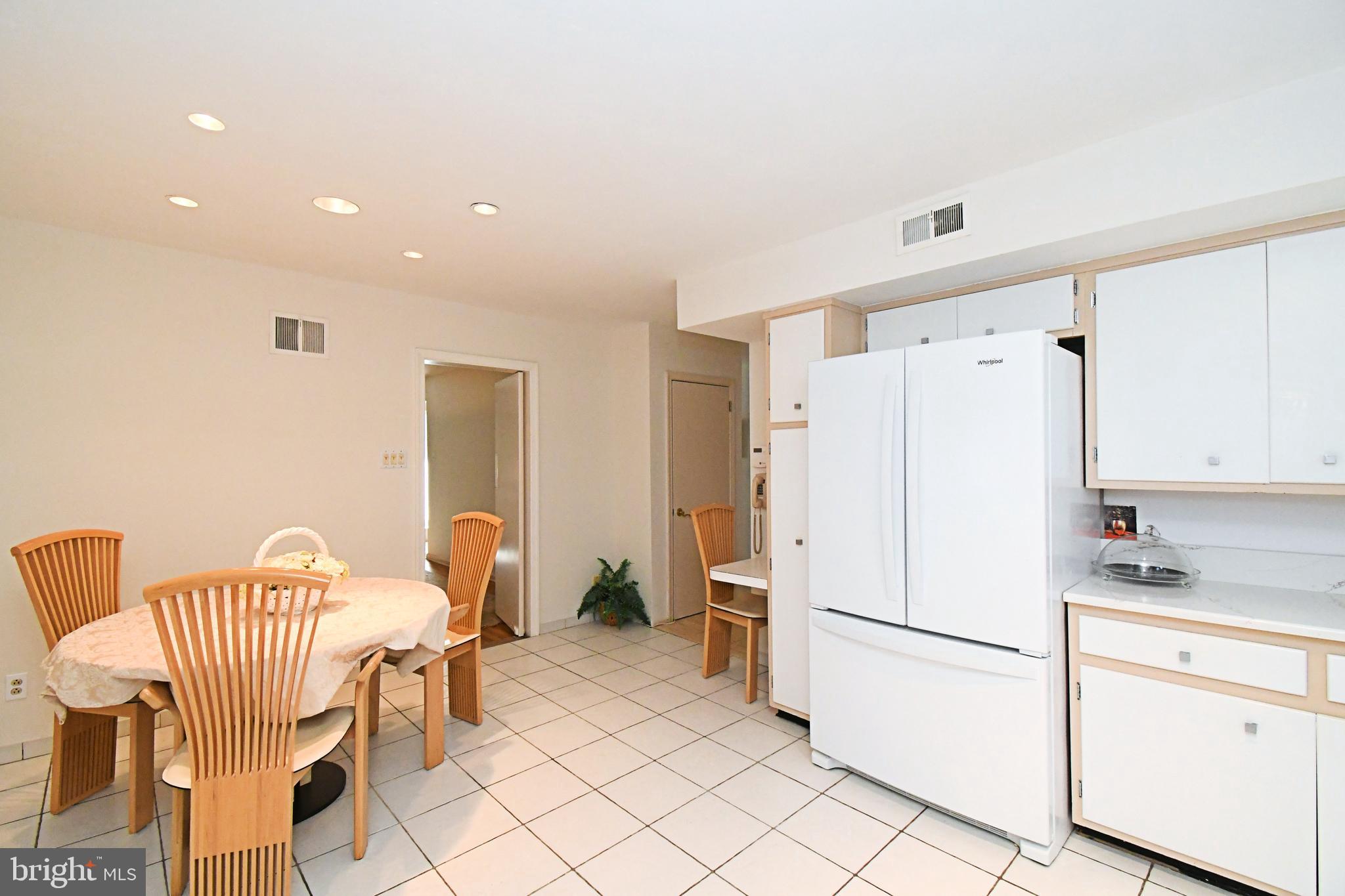 BARCLAY HILLS - Residential