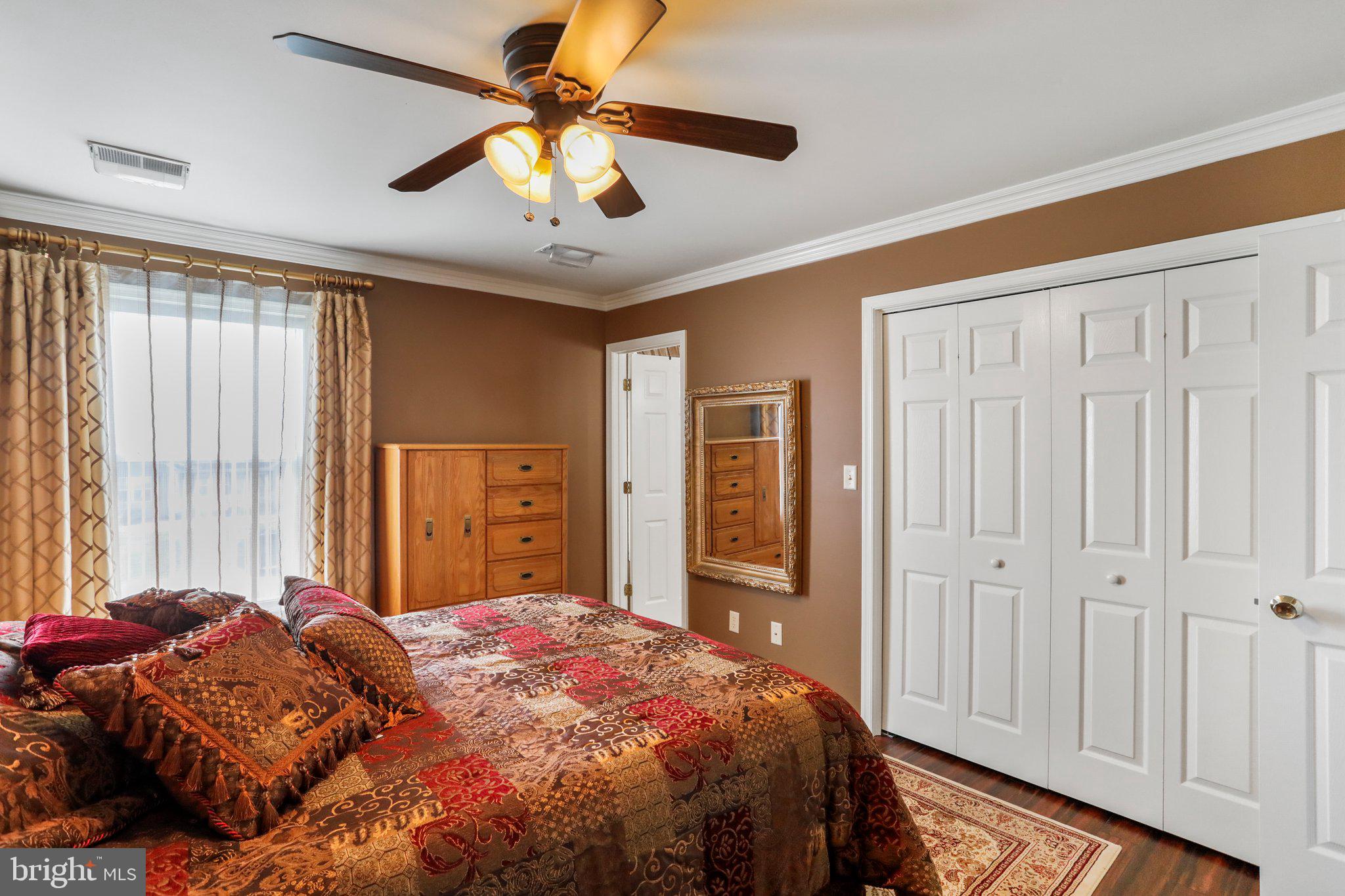 MAUGANSVILLE - Residential