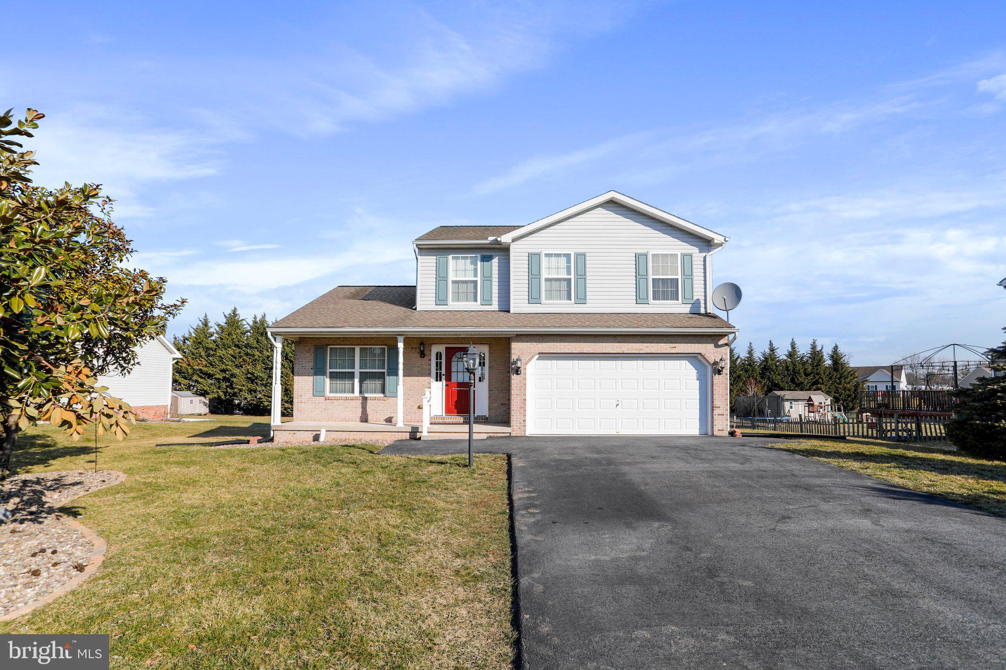 MAUGANSVILLE - Residential