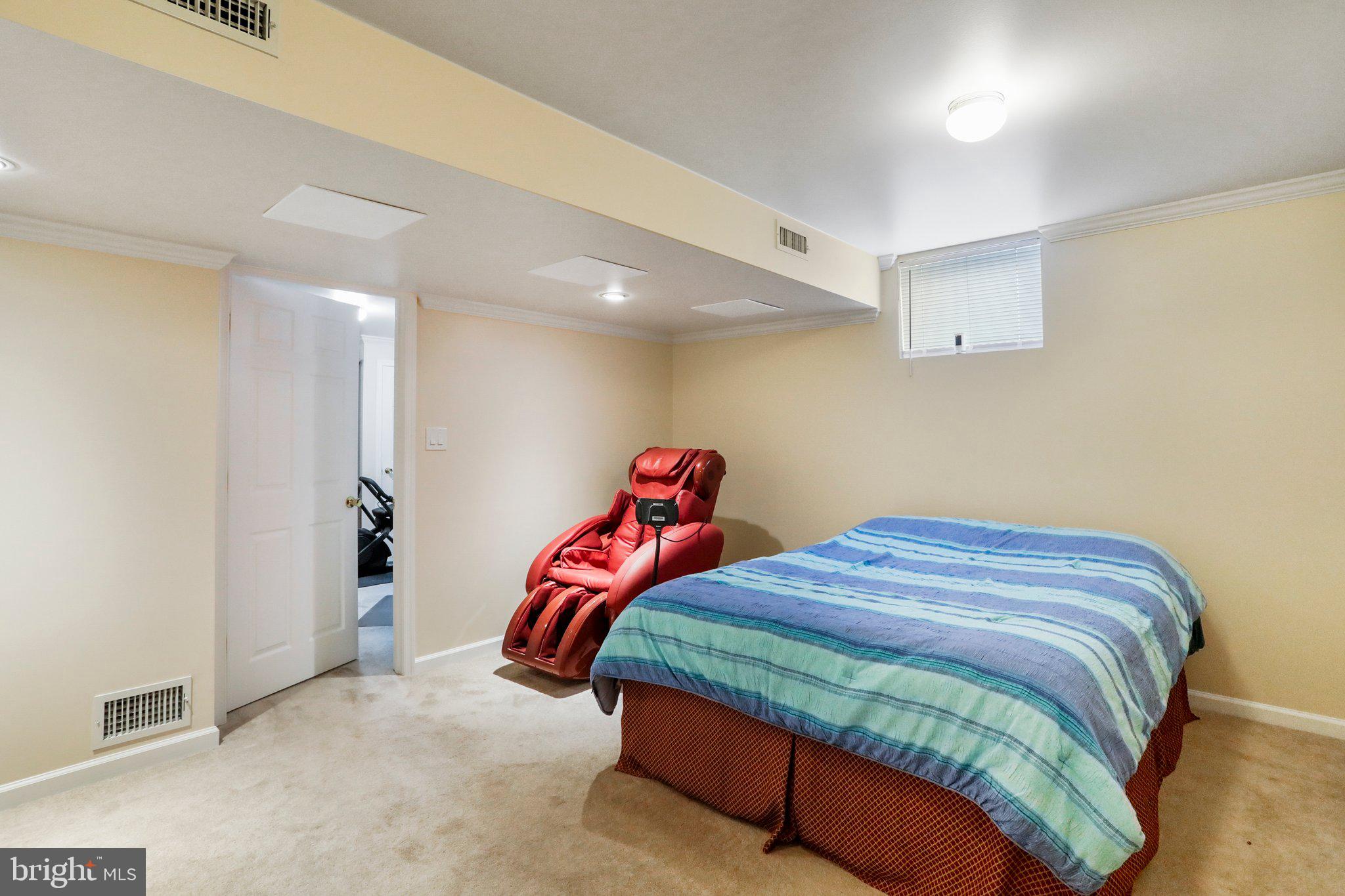 MAUGANSVILLE - Residential