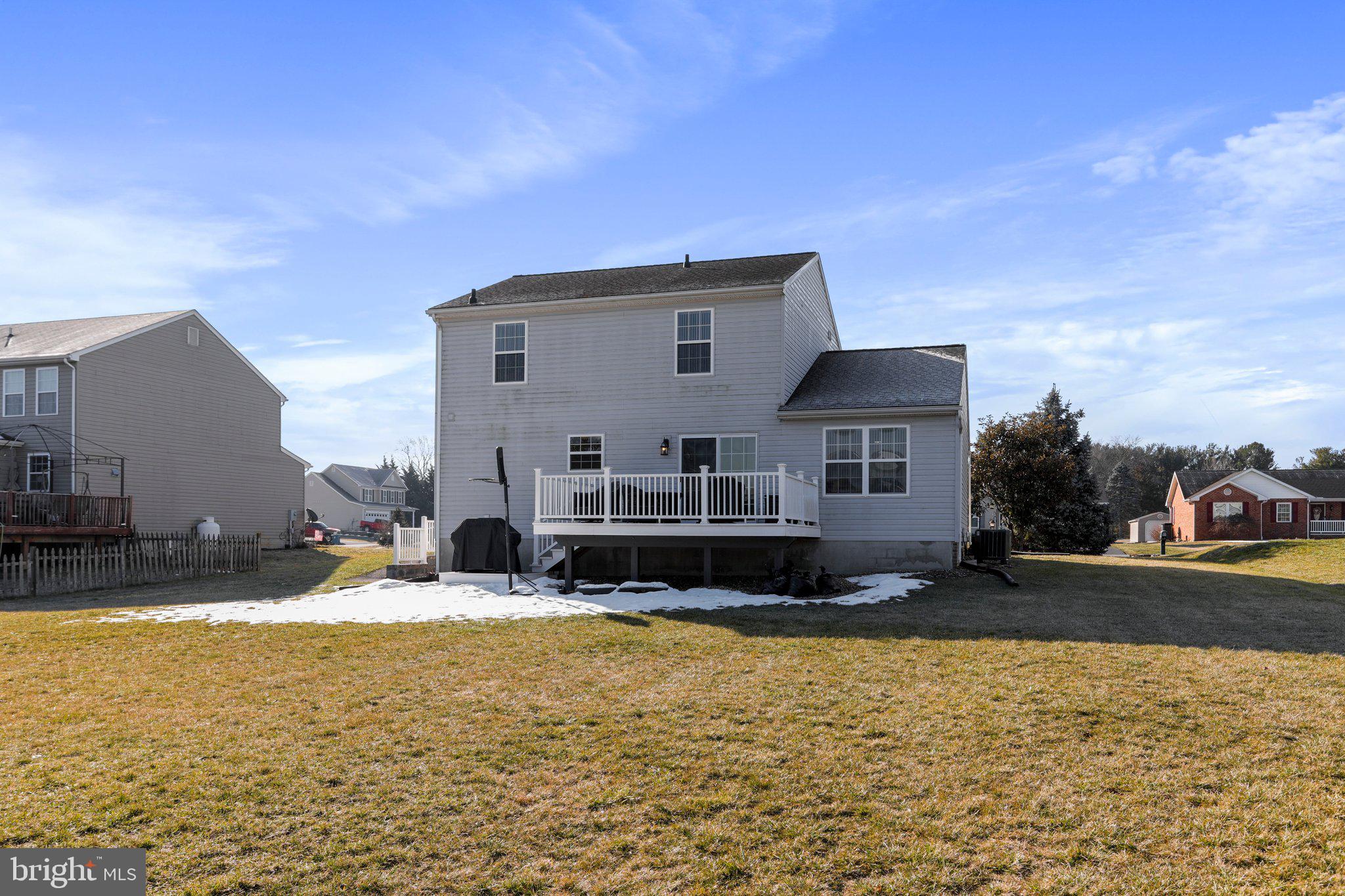 MAUGANSVILLE - Residential