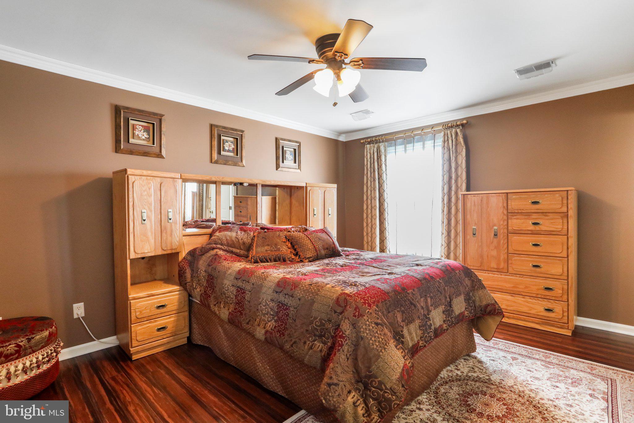 MAUGANSVILLE - Residential