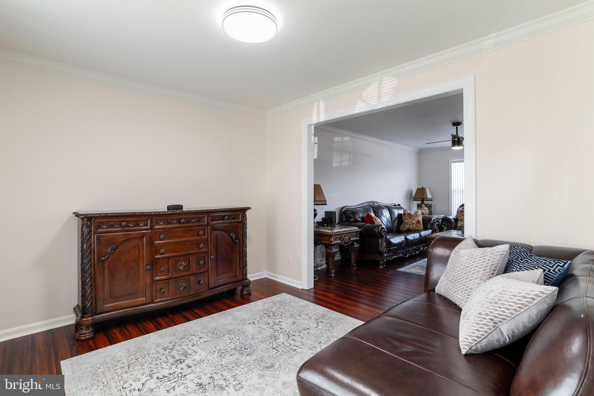 MAUGANSVILLE - Residential