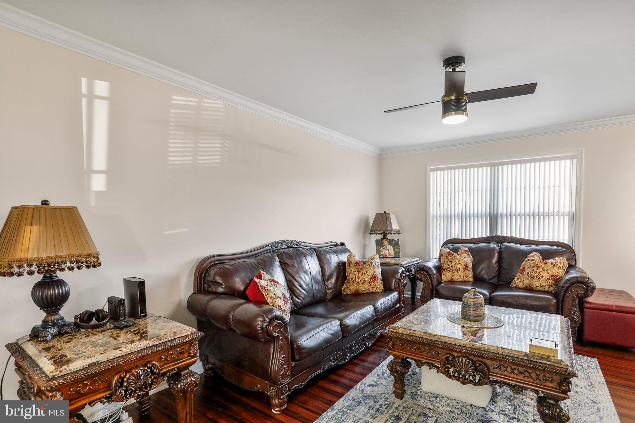 MAUGANSVILLE - Residential