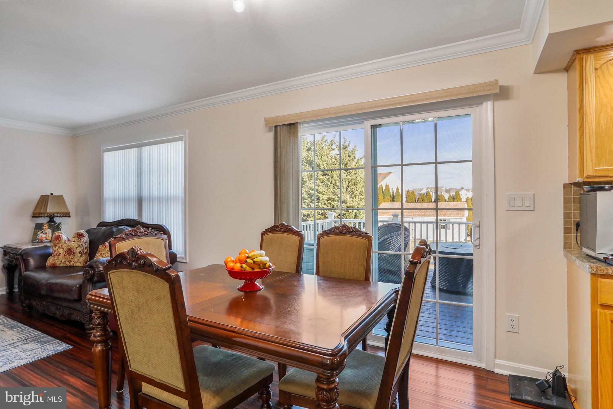 MAUGANSVILLE - Residential