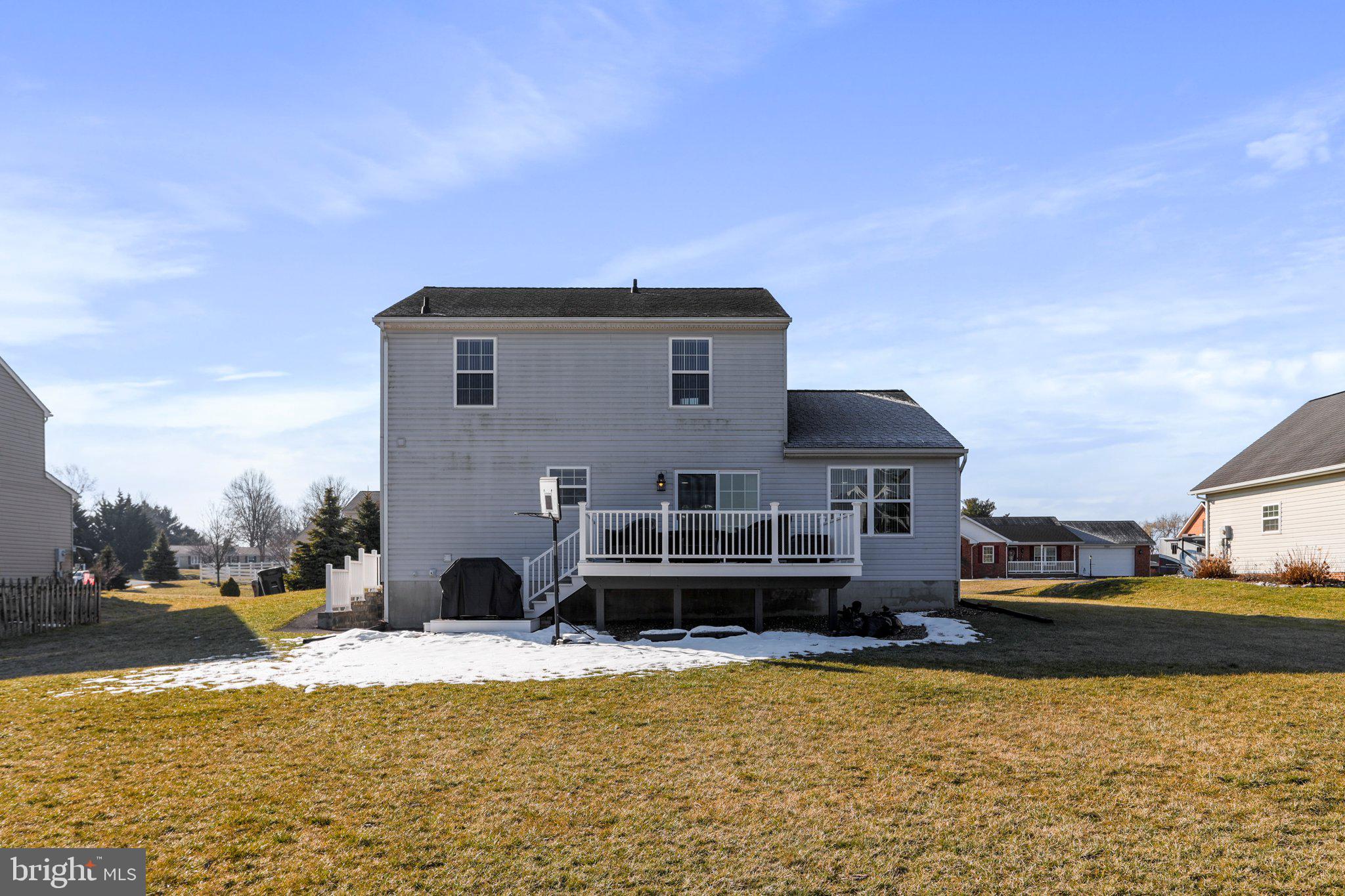 MAUGANSVILLE - Residential