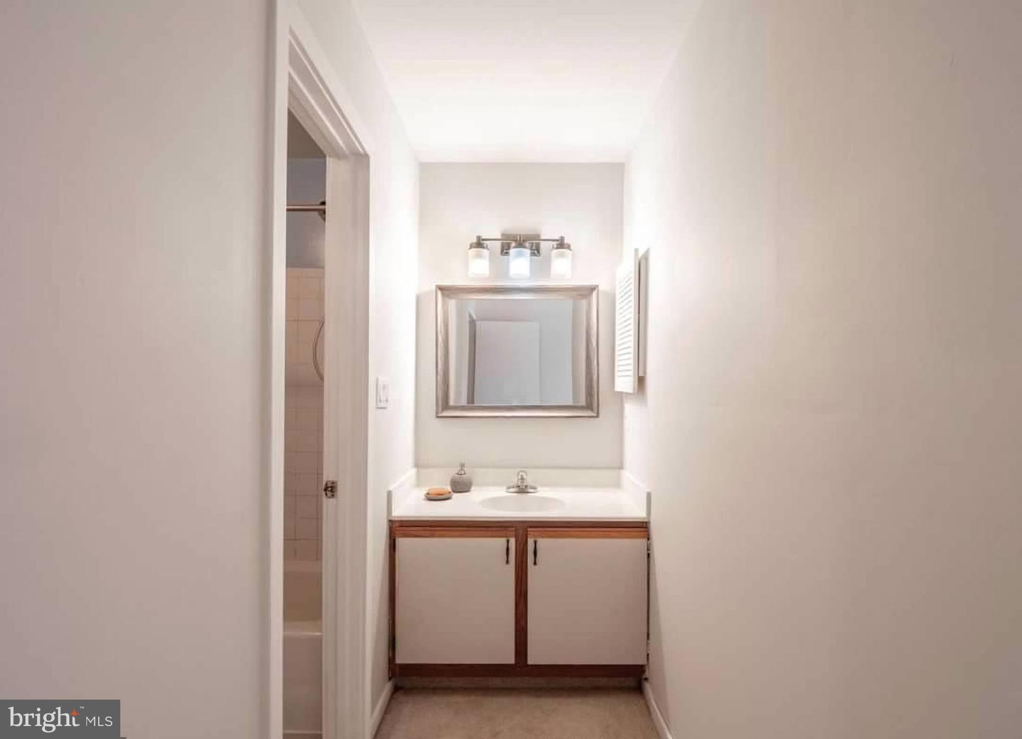 CHRISTOPHER COURT - Residential