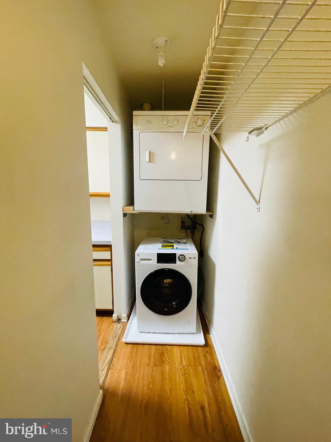 CHRISTOPHER COURT - Residential