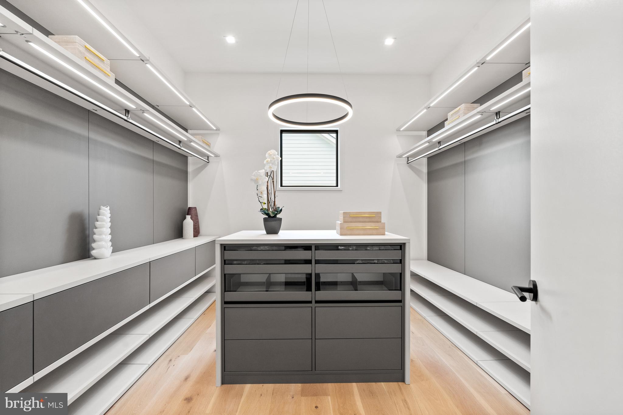 SHIRLEY WOODS - Residential