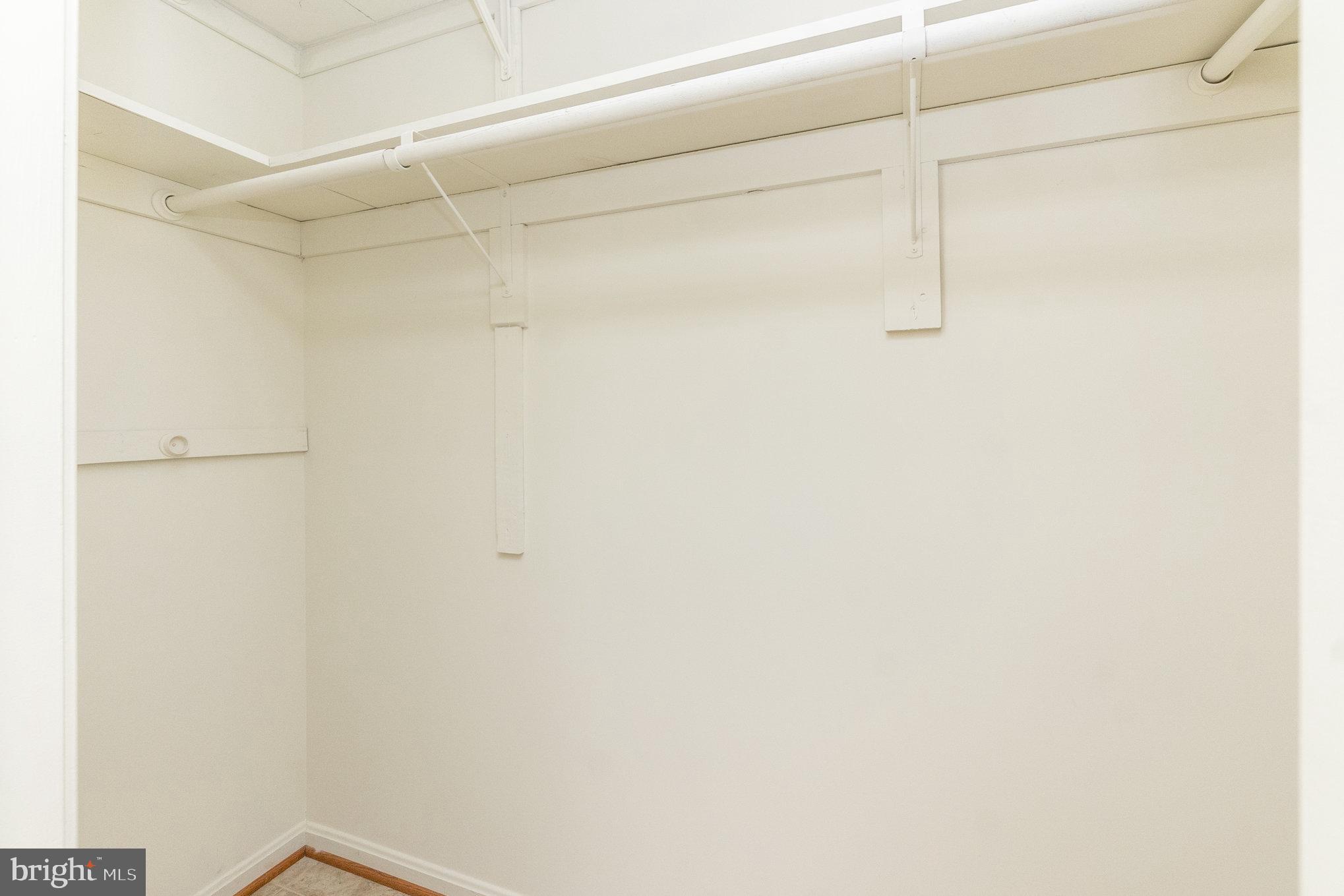 VISTA WOODS - Residential Lease