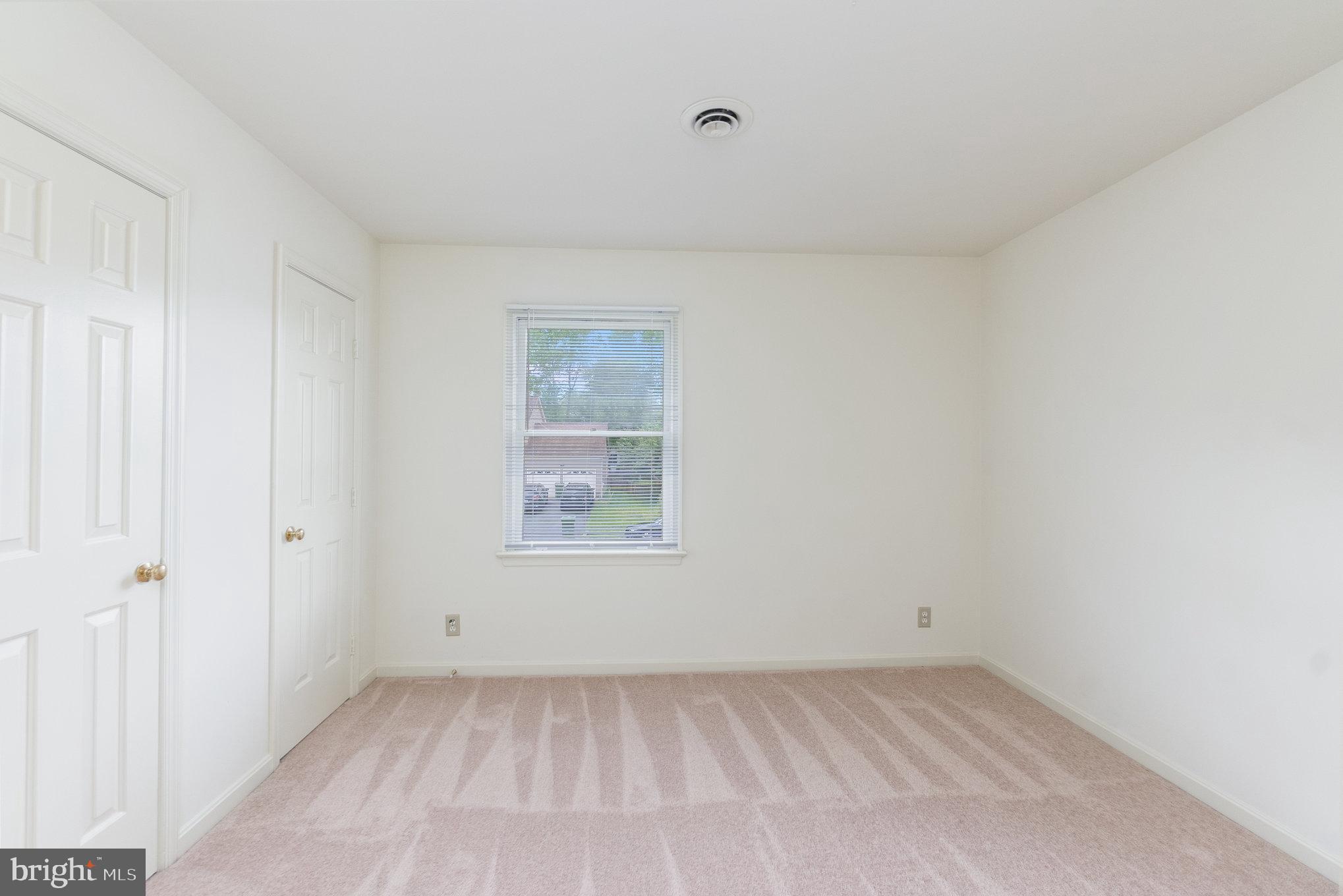 VISTA WOODS - Residential Lease