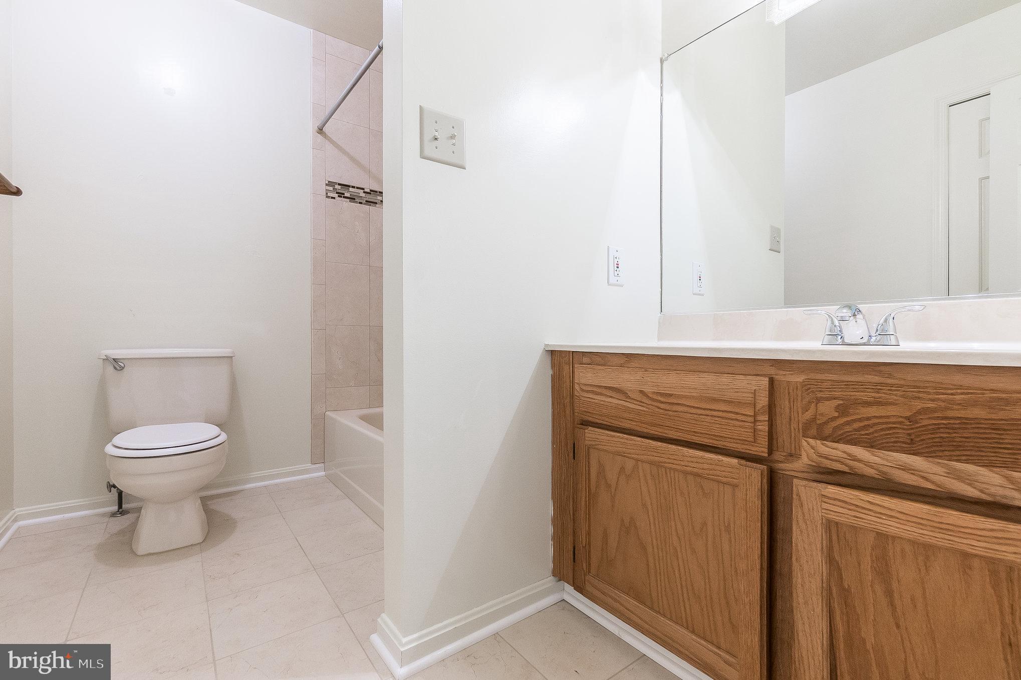 VISTA WOODS - Residential Lease