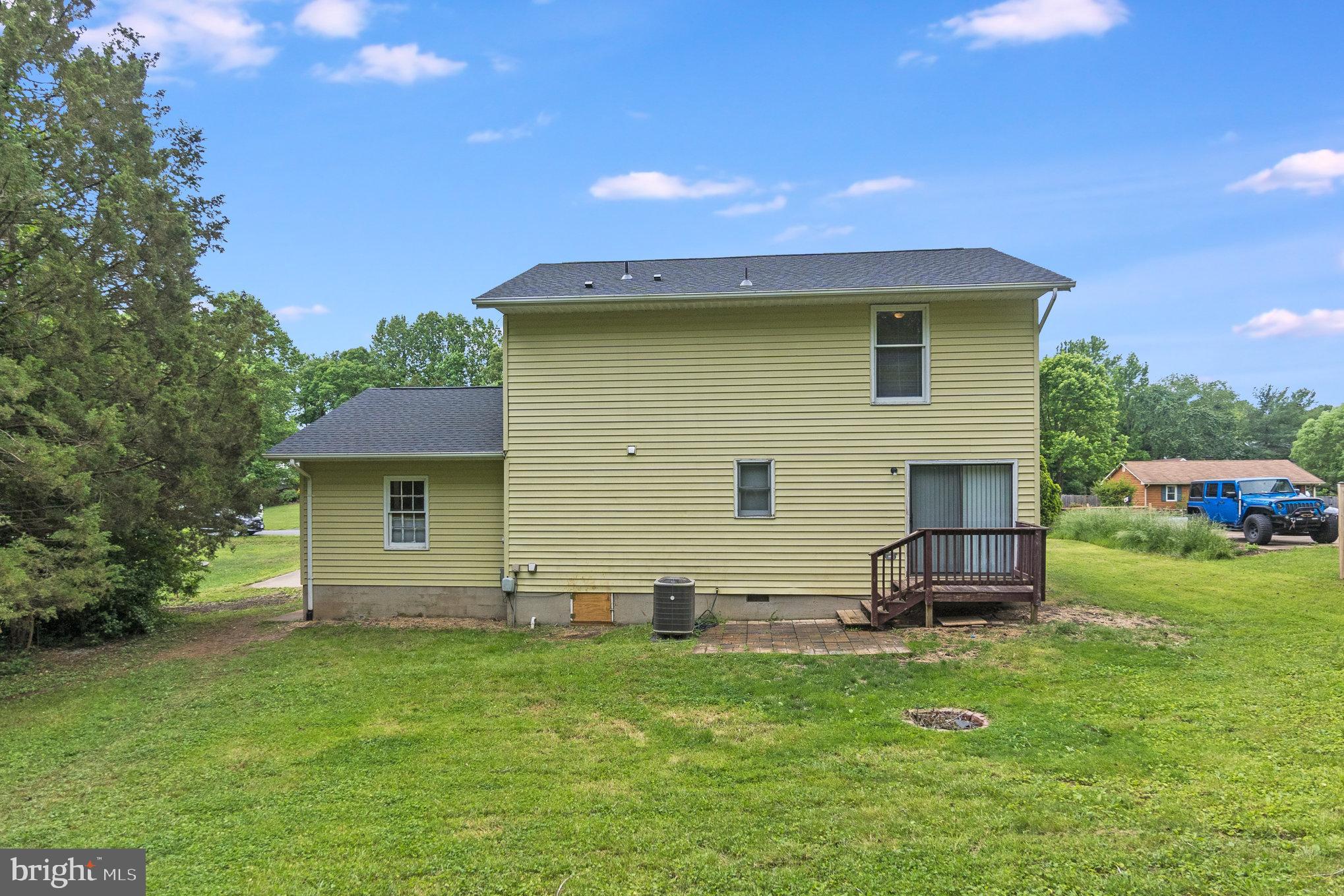 VISTA WOODS - Residential Lease