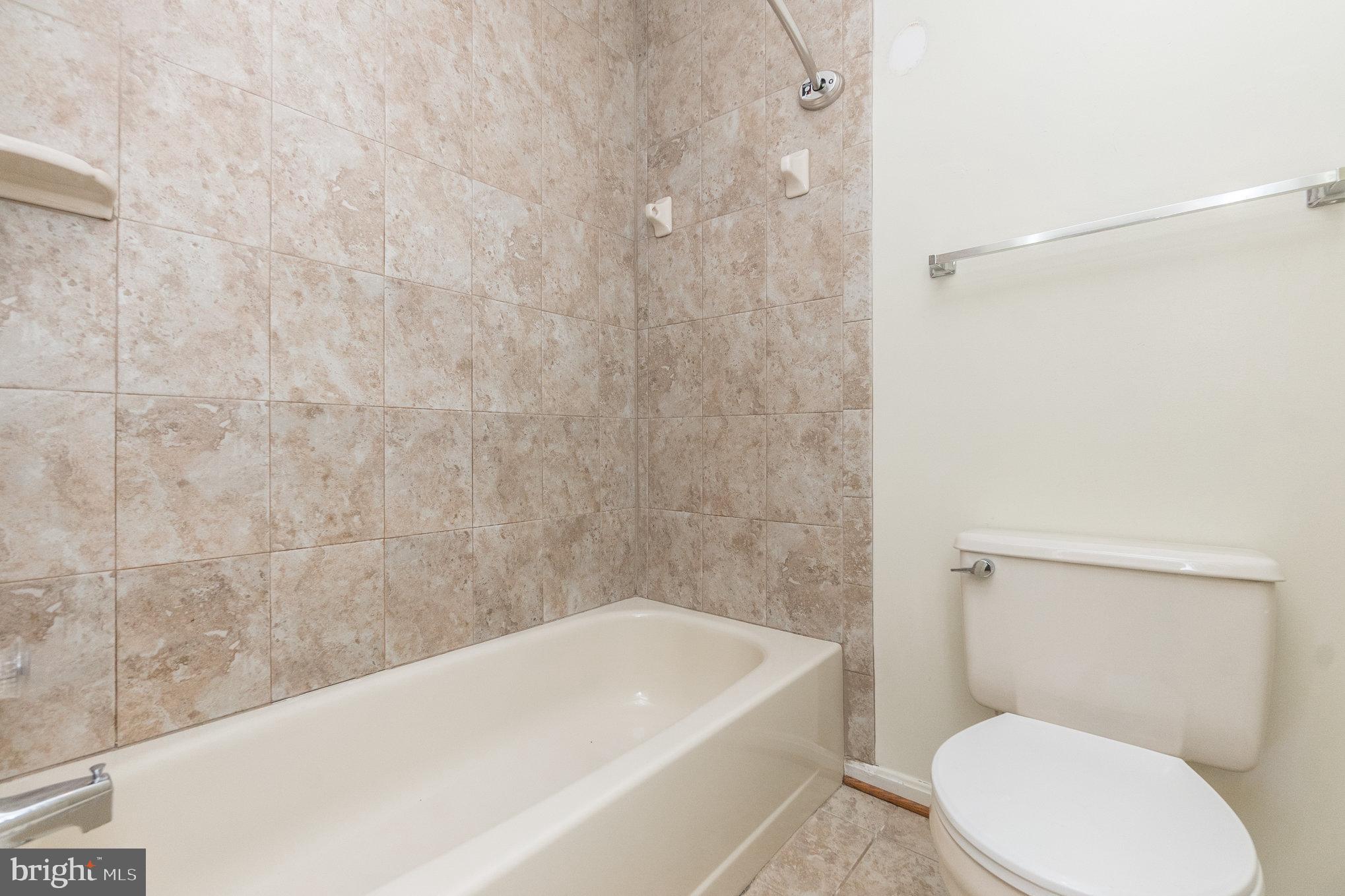 VISTA WOODS - Residential Lease