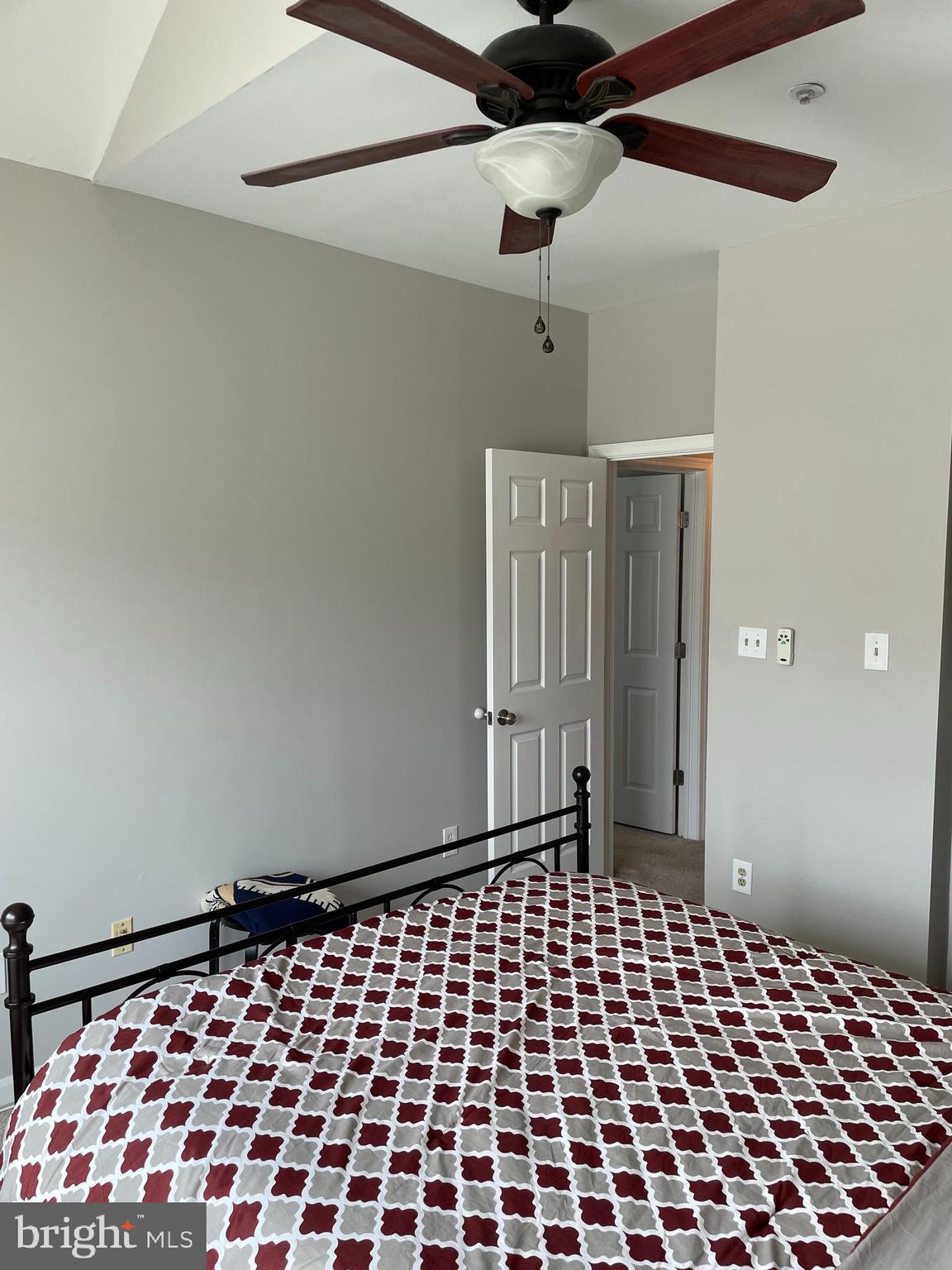 KINGS COUNCIL CONDO - Residential