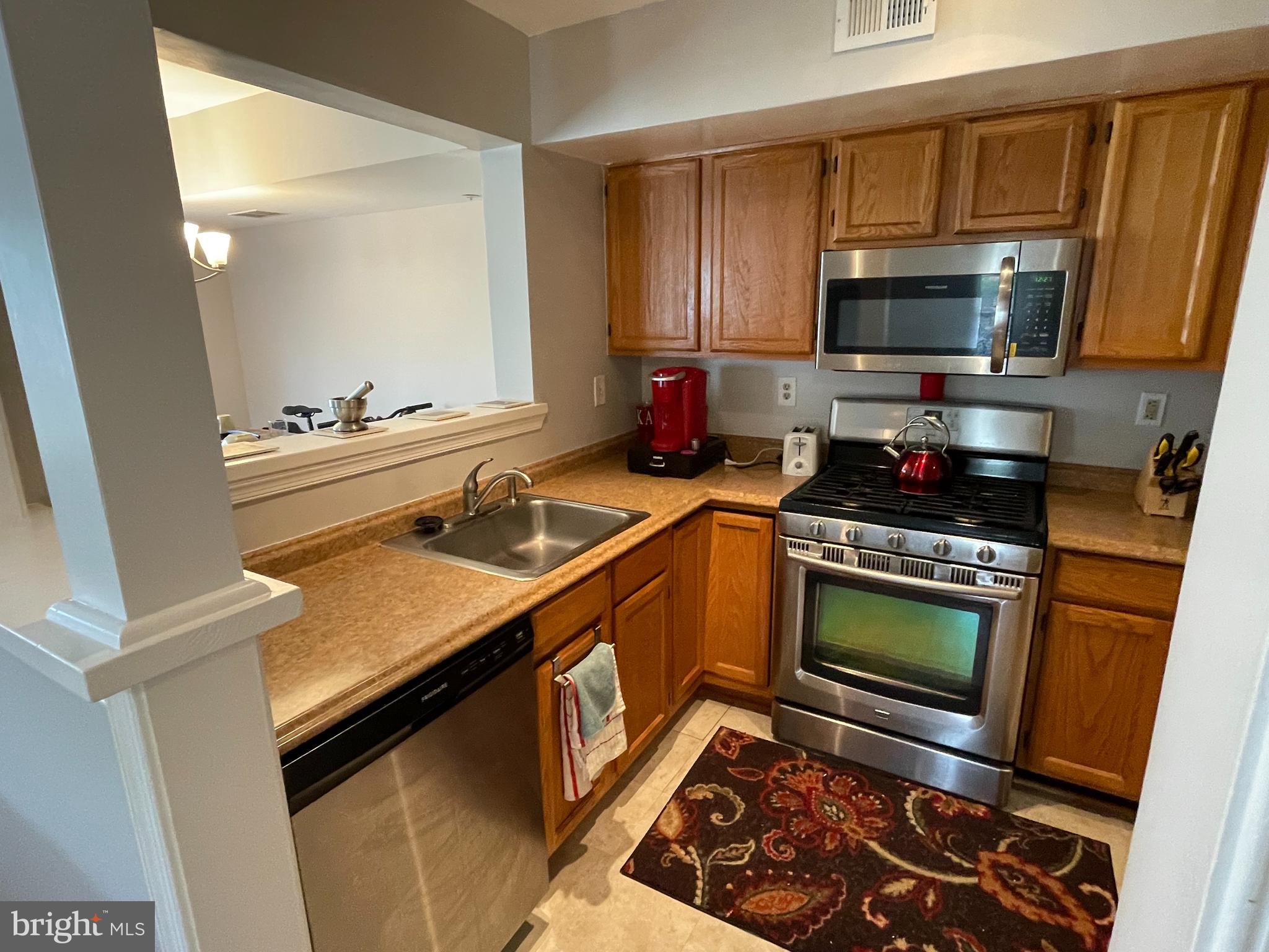 KINGS COUNCIL CONDO - Residential