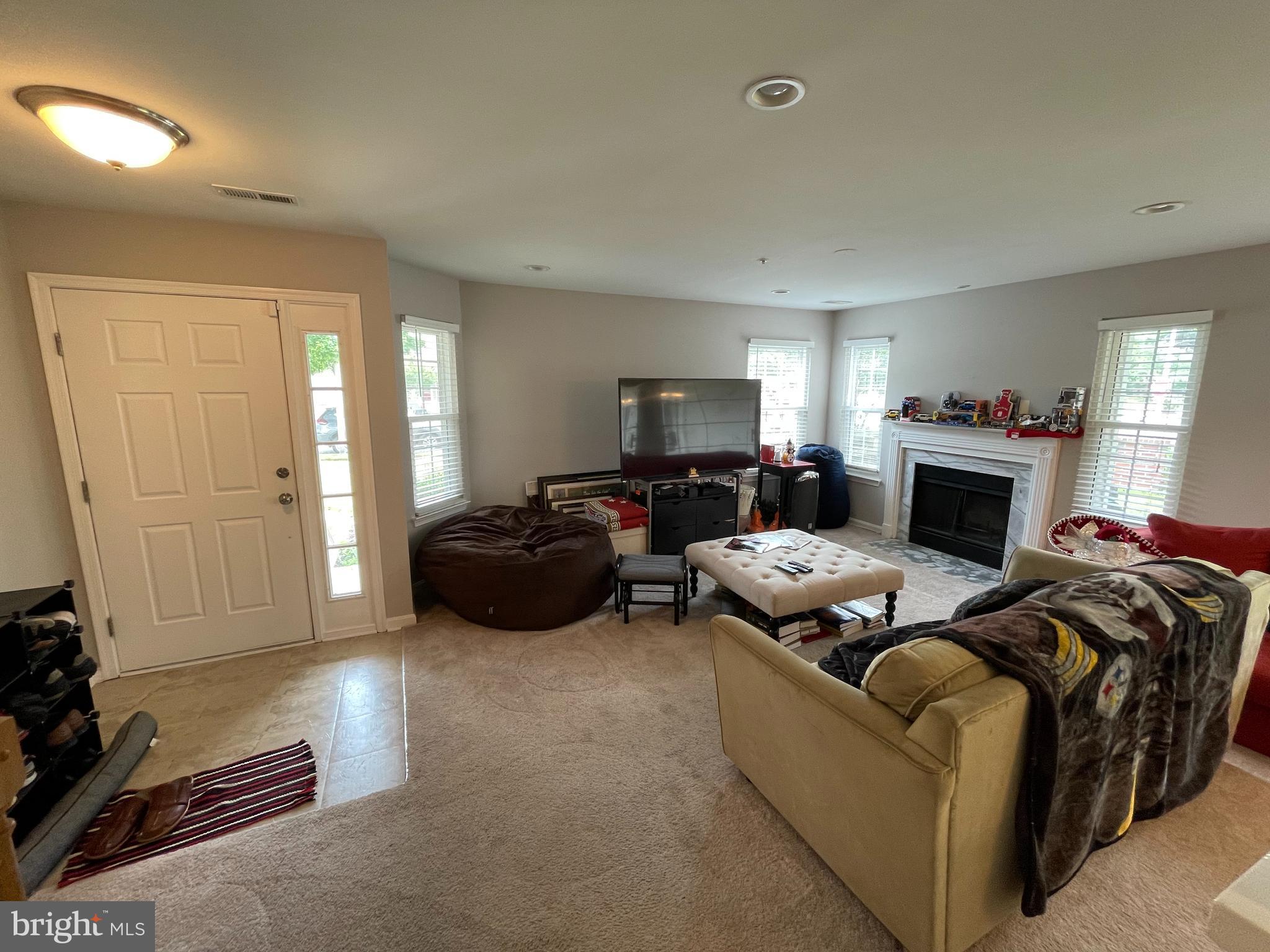 KINGS COUNCIL CONDO - Residential