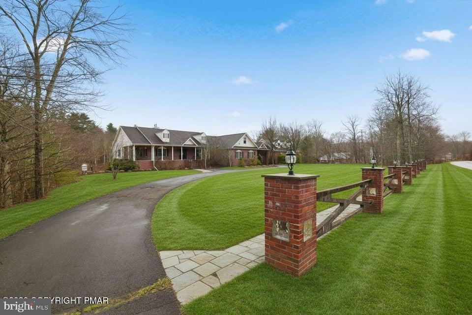 267 SCENIC DRIVE