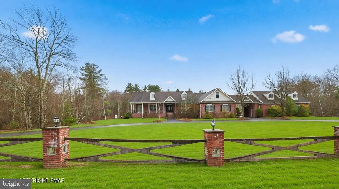 267 SCENIC DRIVE
