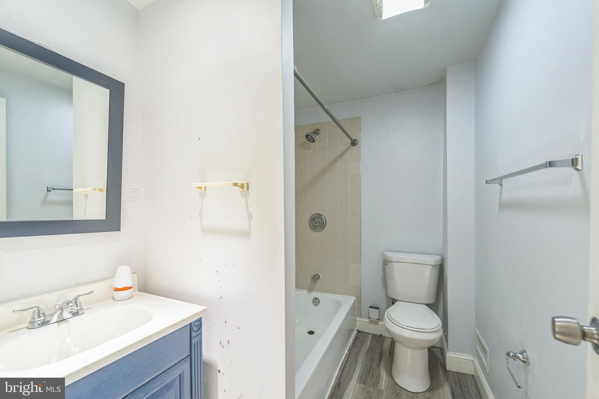 HIGHLANDTOWN - Residential Lease